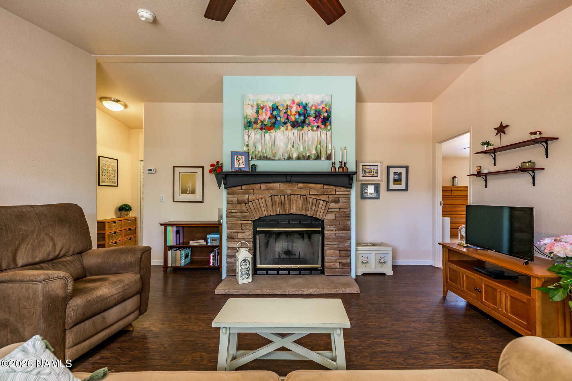 1750 W Sherrie Drive — photo