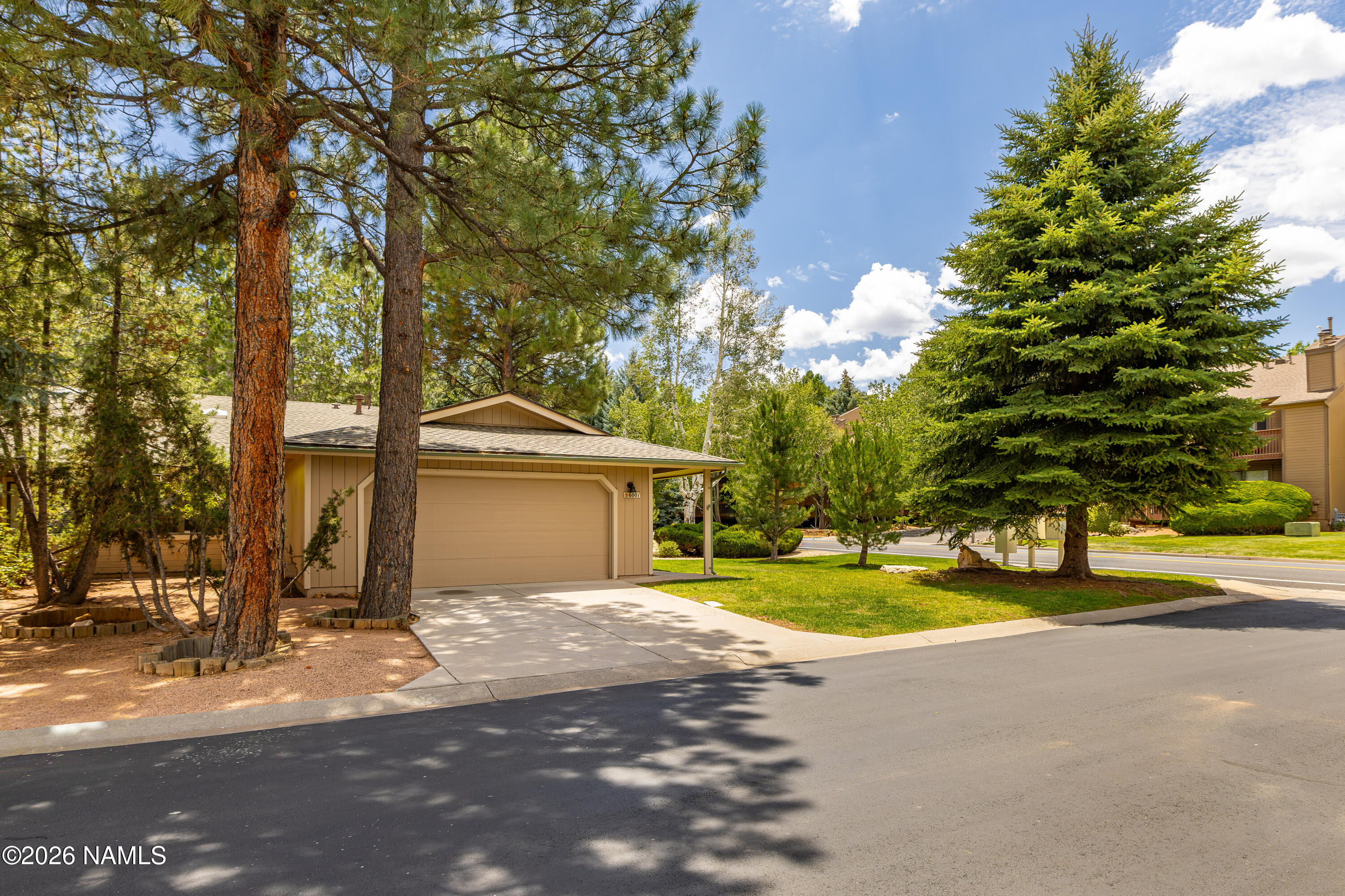 6001 E Laurel Loop — photo