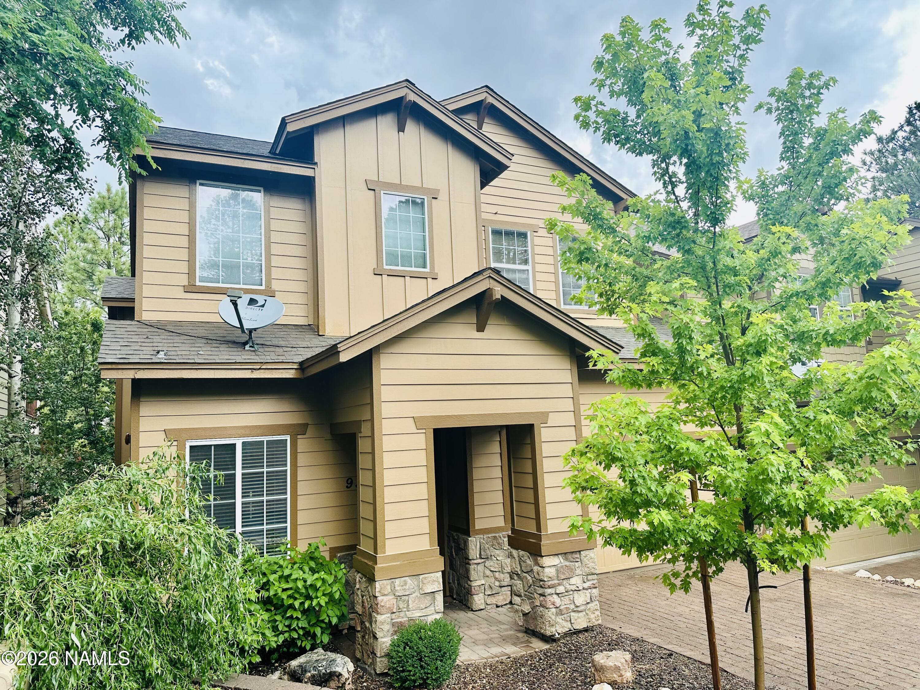 930 E Sterling Lane — photo