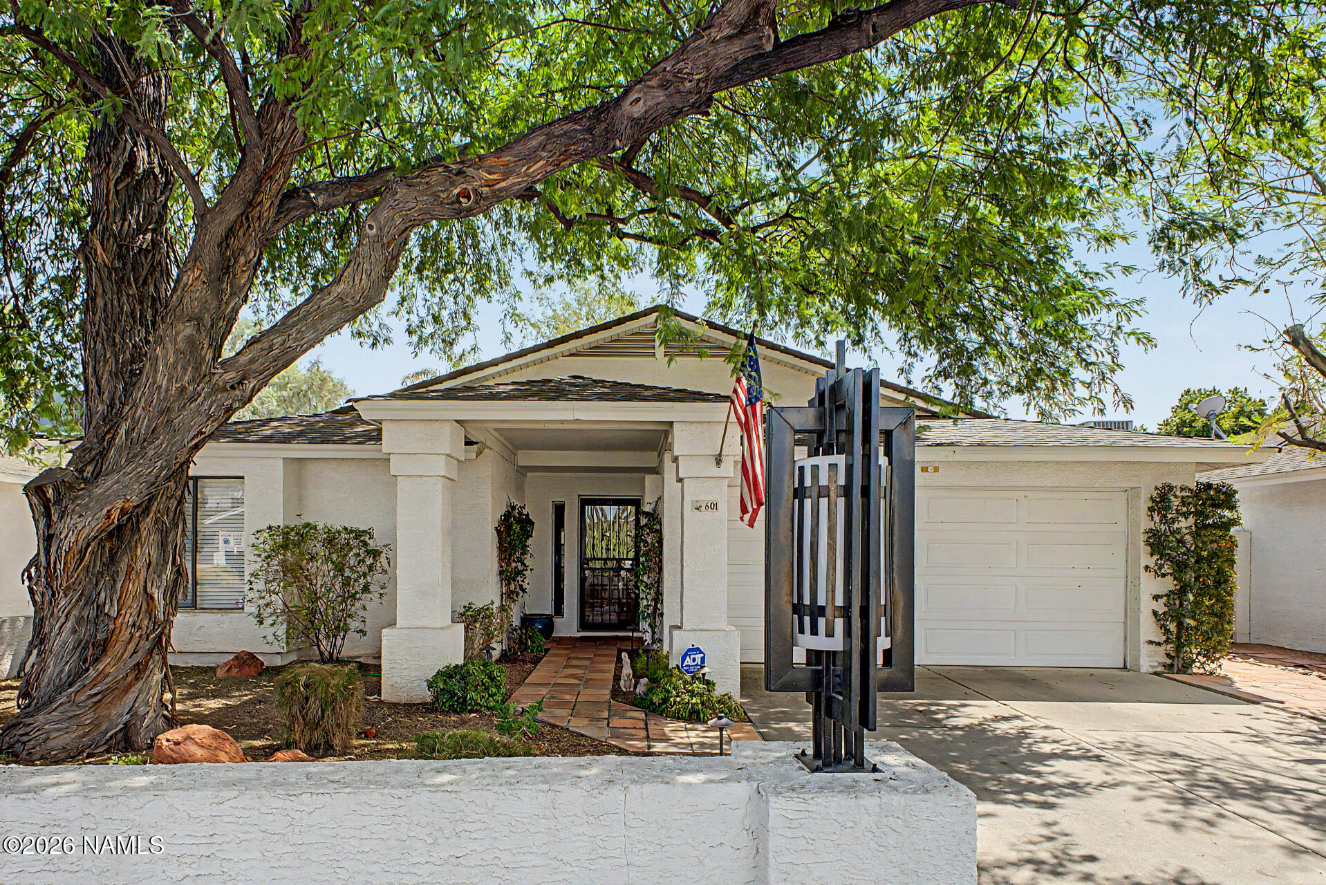 601 W Fellars Drive — photo