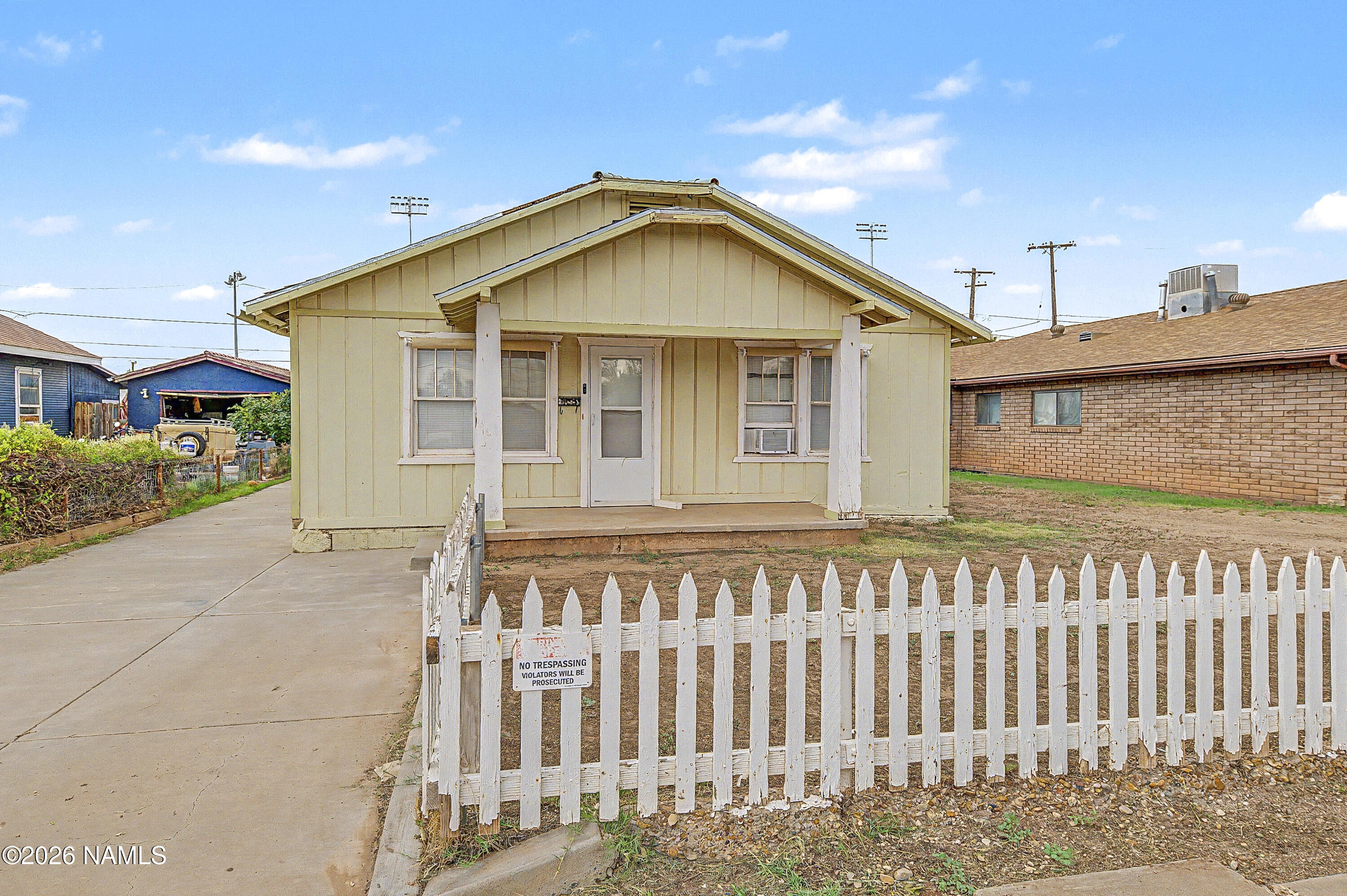 1004 N Apache Avenue — photo