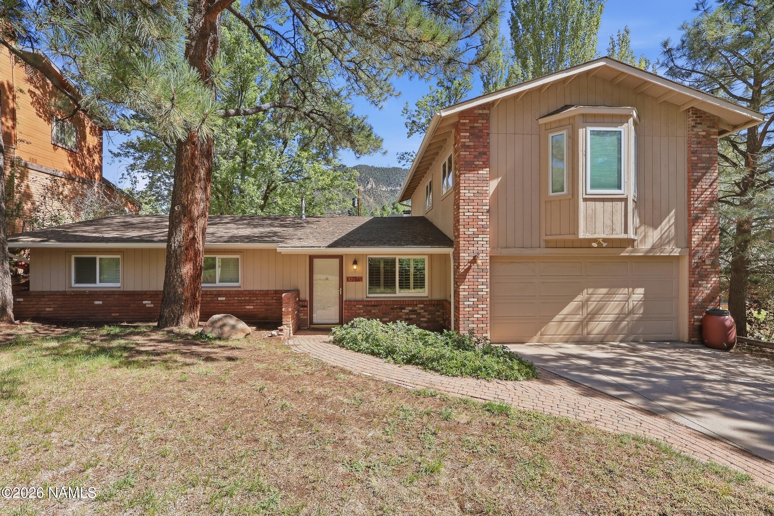 3704 N Grandview Drive — photo