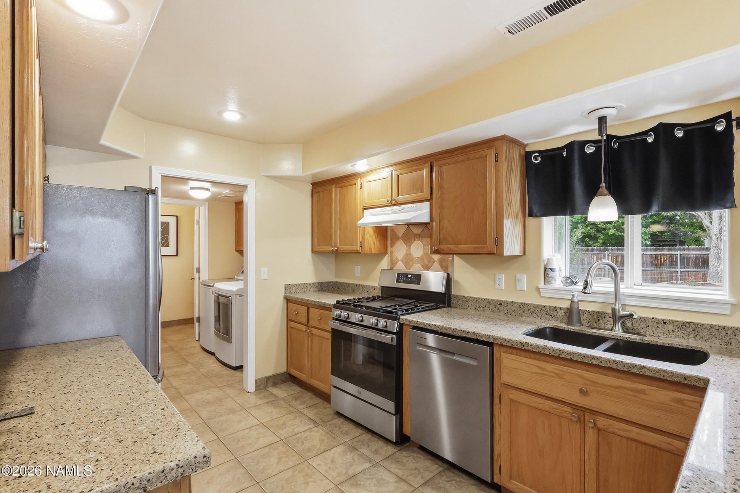 6814 E Eagle Crest Drive, Flagstaff, AZ 86004 — photo 2