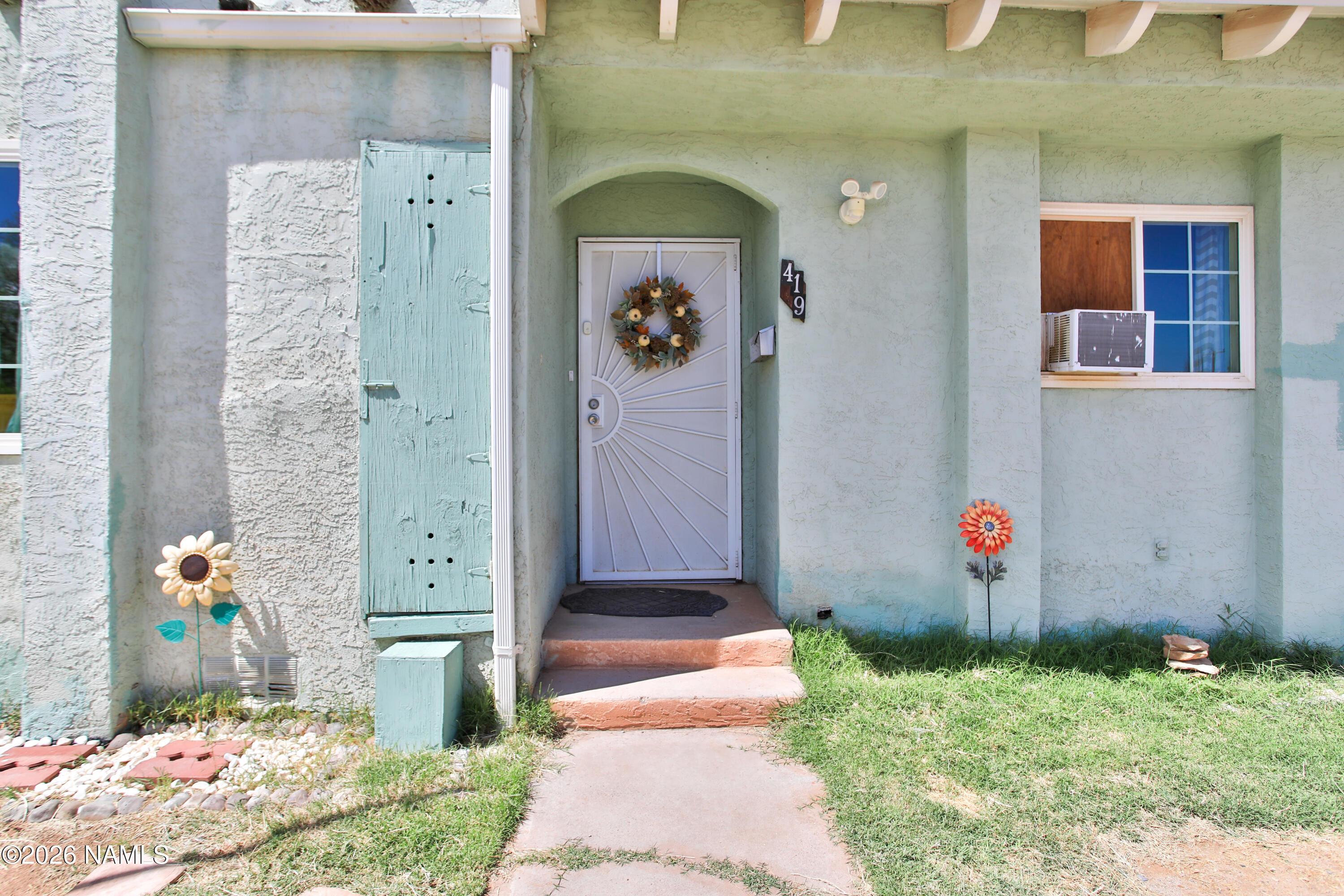419 N Apache Avenue — photo