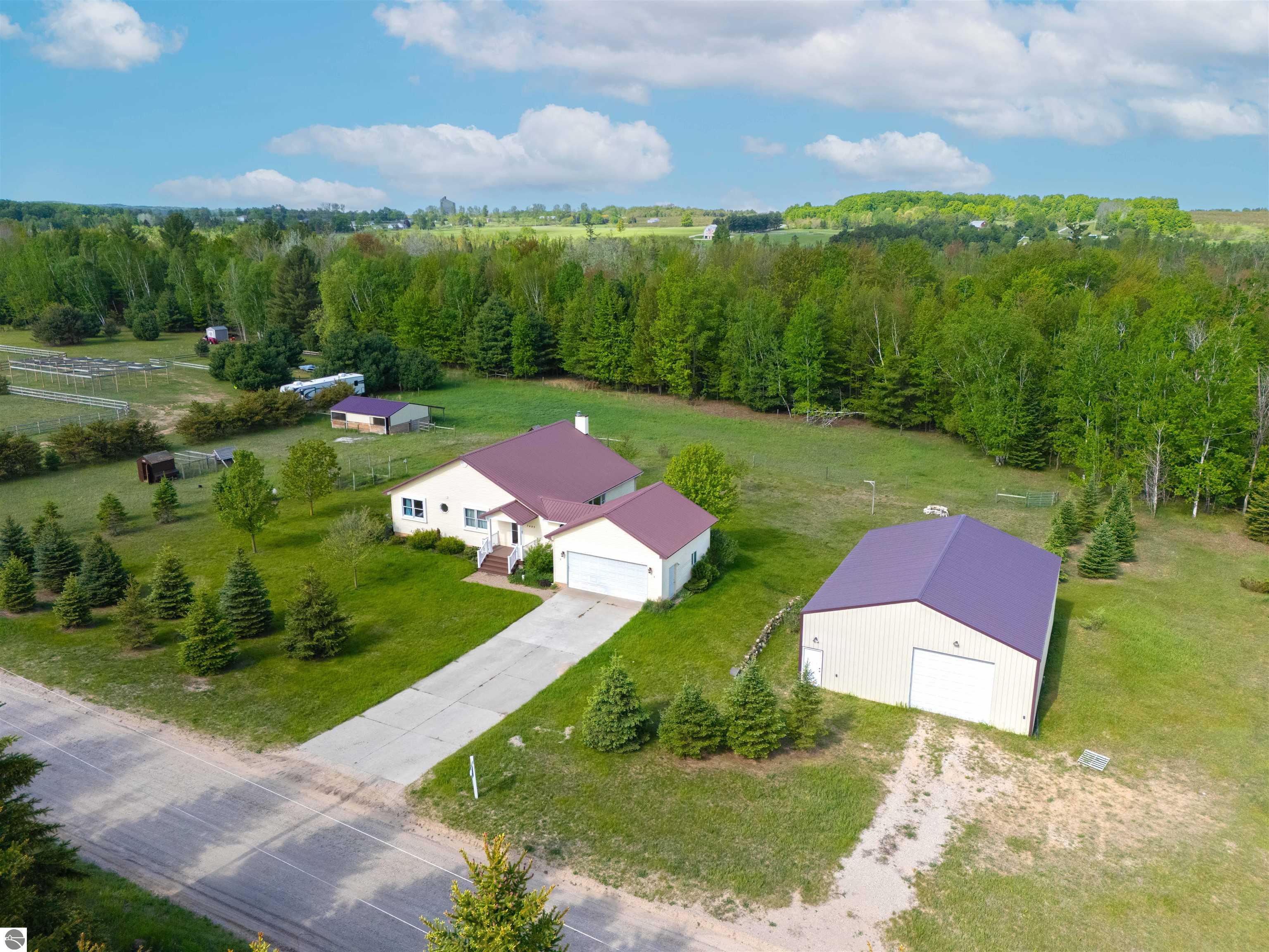 7495 Bennett Road — photo