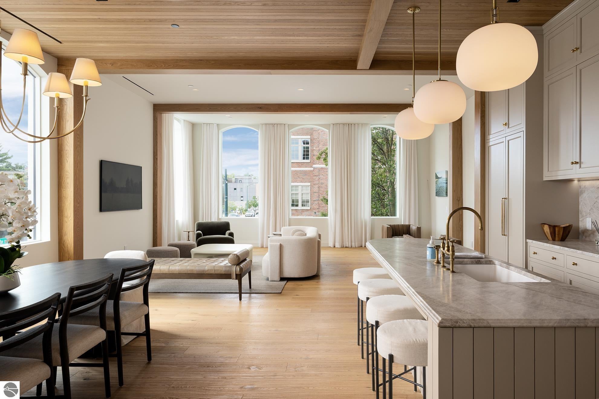 111 E State #Ph B — photo