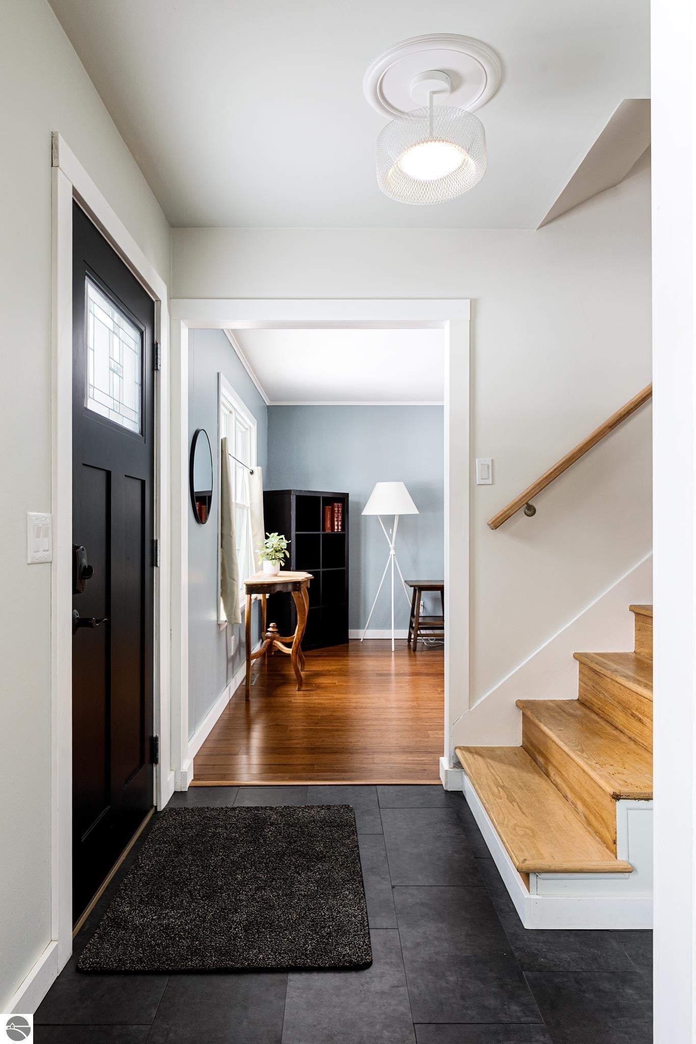 1704 Comanche Street — photo