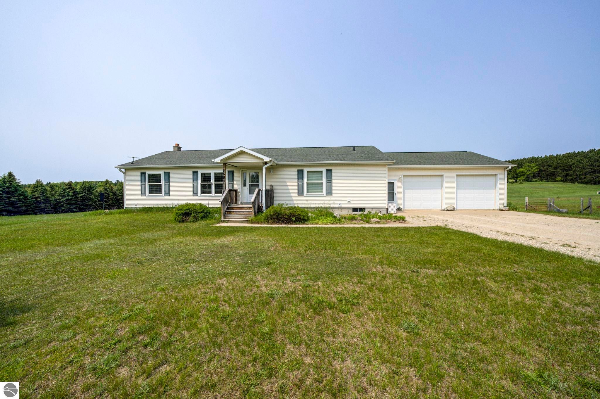 7684 Honey Hollow Road — photo
