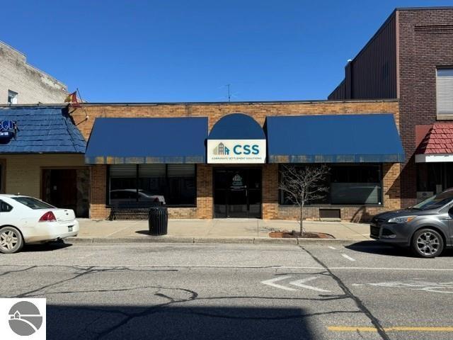 209 E Broadway Street — photo