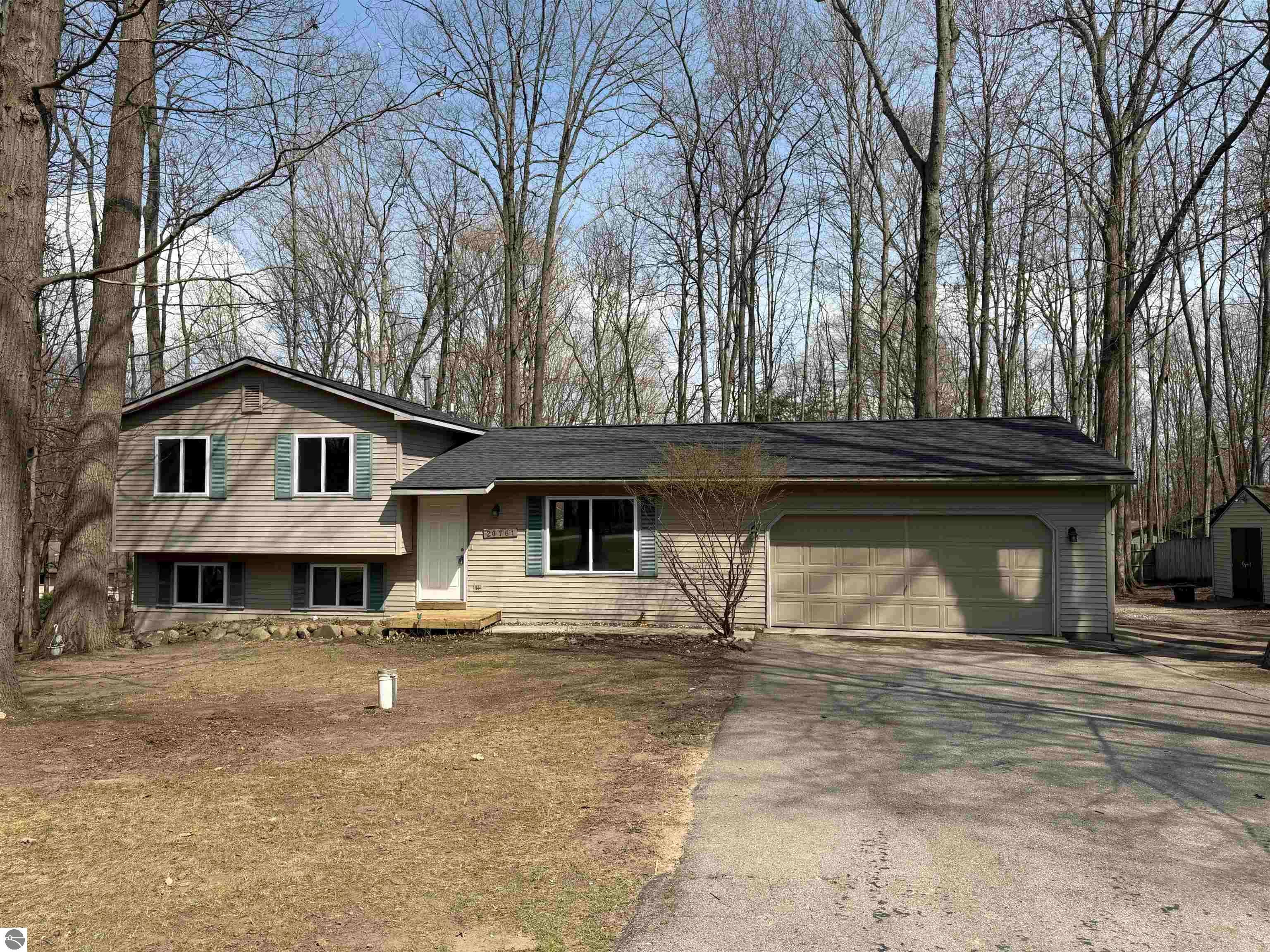 20761 White Oak Drive — photo