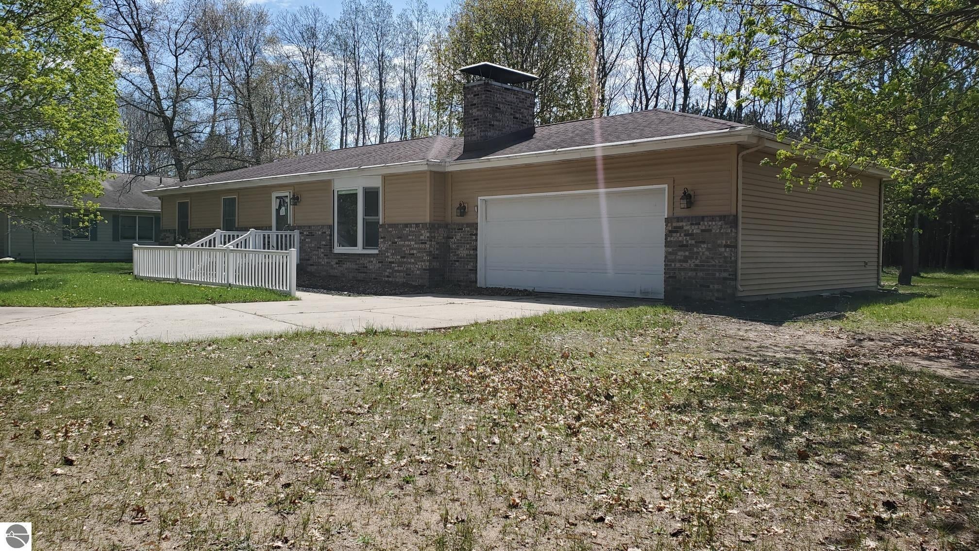15801 Belmont Drive — photo