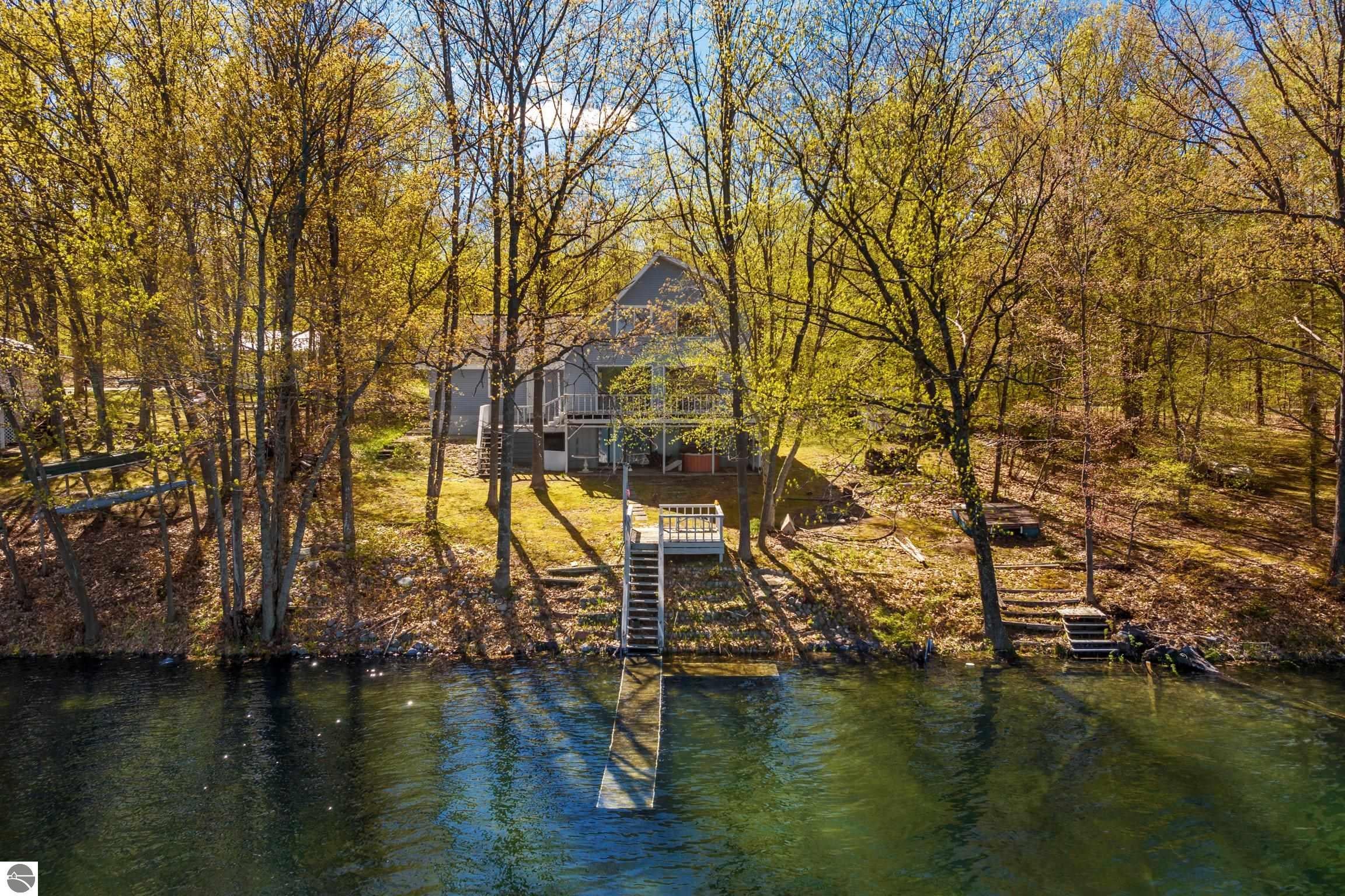 6826 Little Twin Lake Road NE — photo