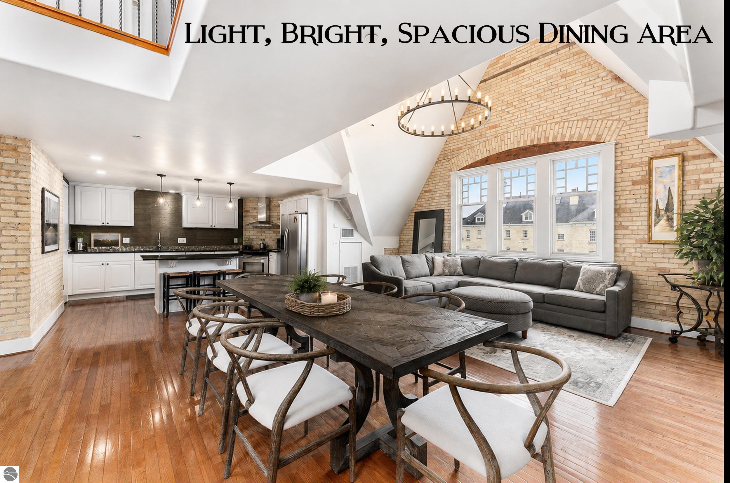810 Cottageview Drive #302 — photo