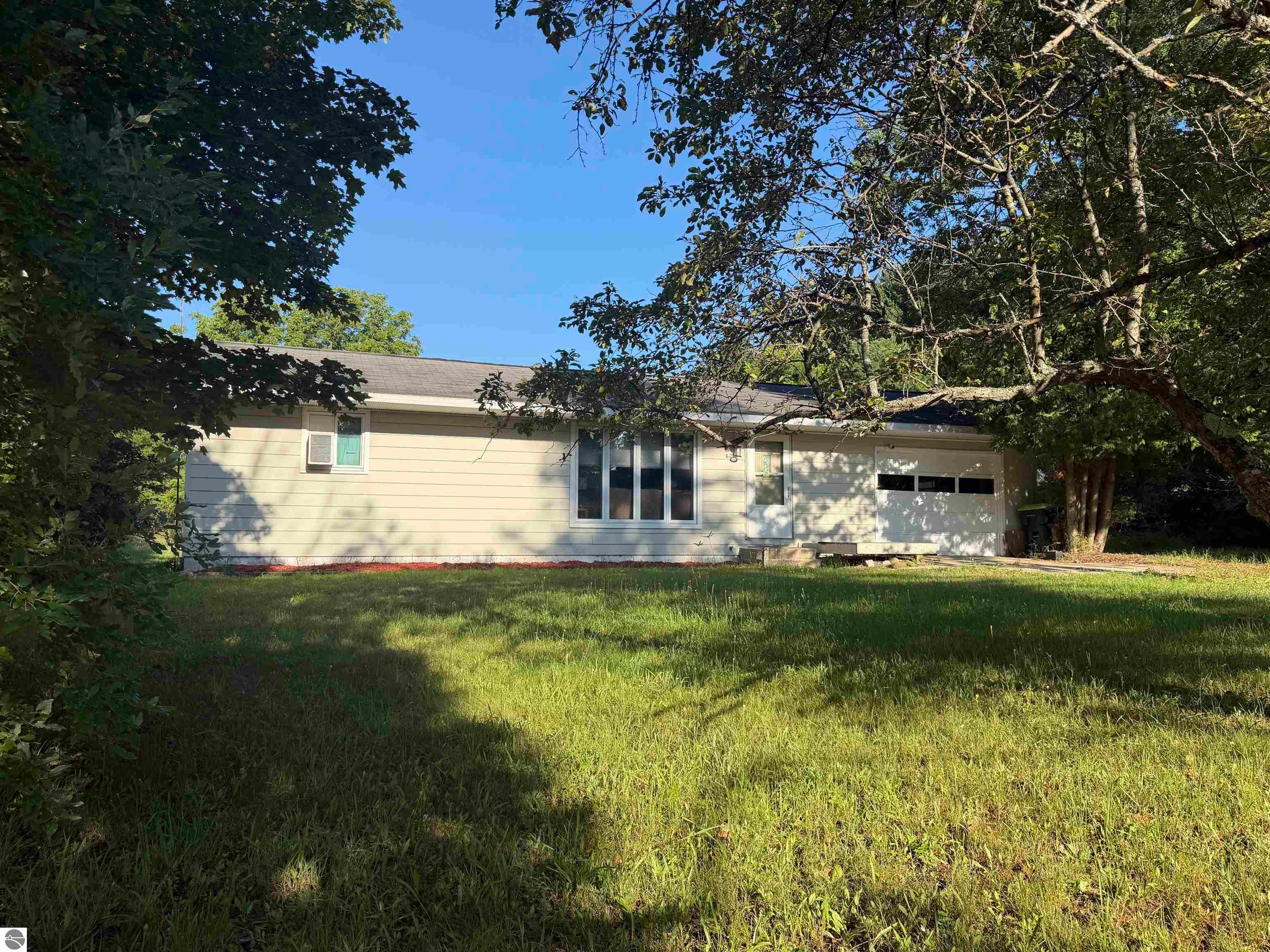 6296 Reynolds Road — photo