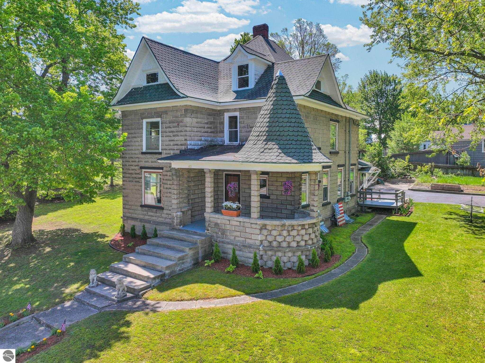 413 W Main Street — photo