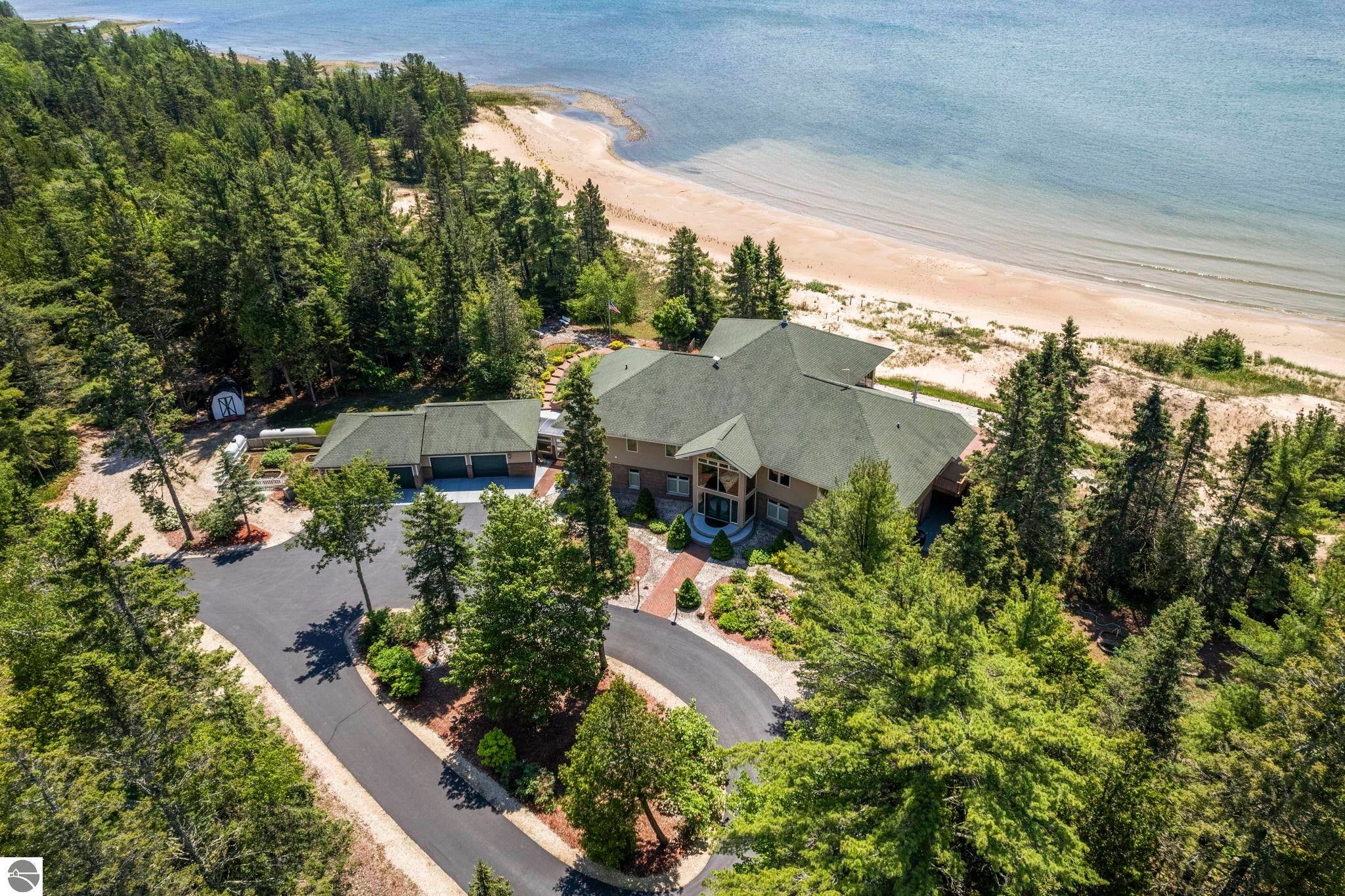 5343 Michibay Drive — photo