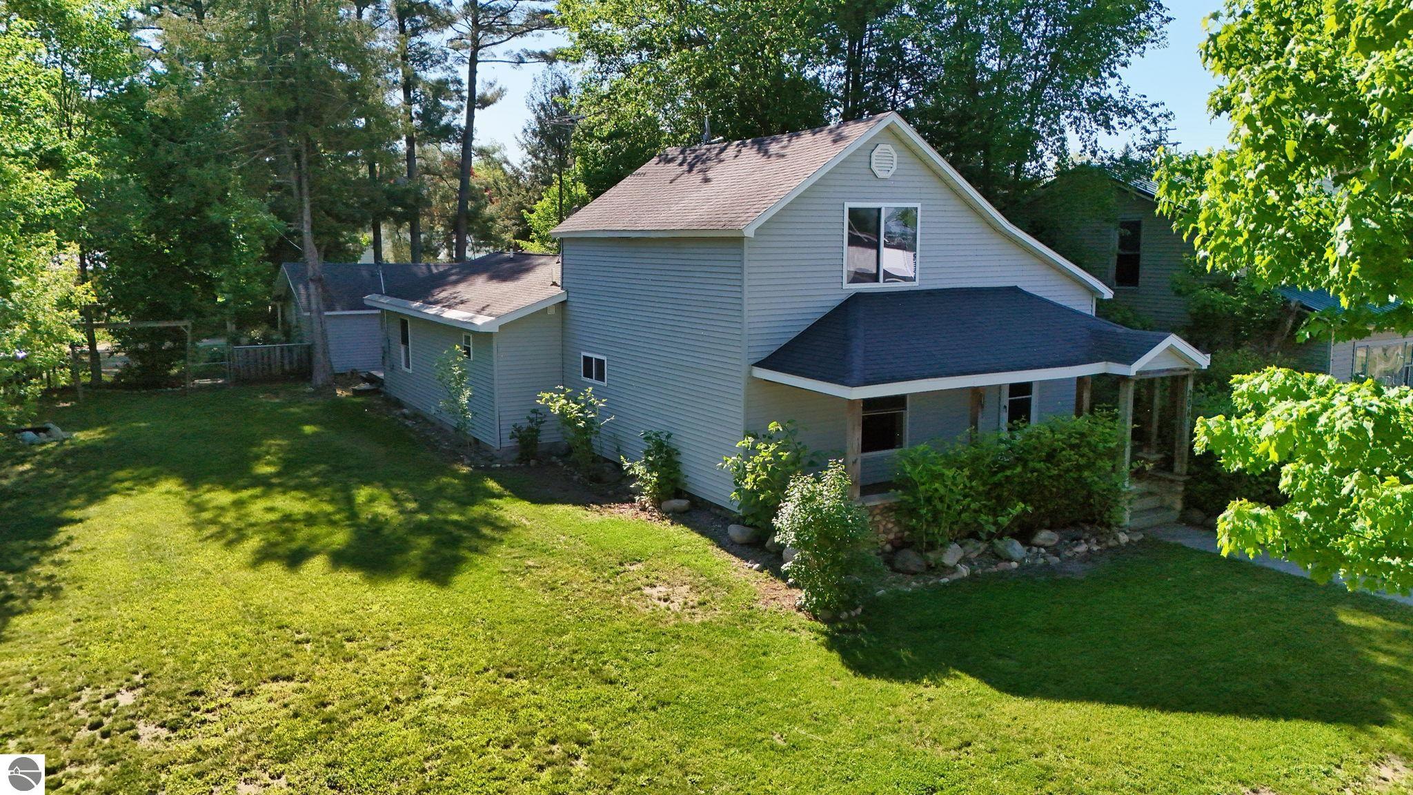 206 N Maple Street — photo