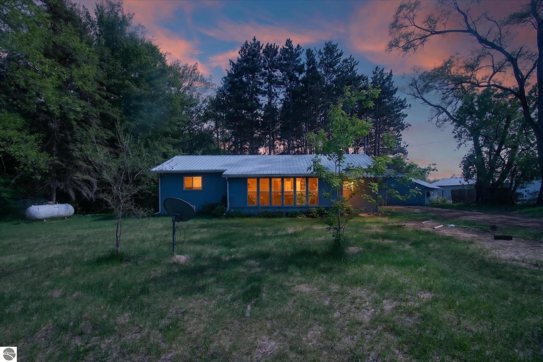 11148 E Howard City Edmore Road — photo