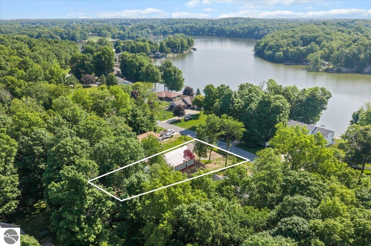 10234 Lakeside Drive — photo