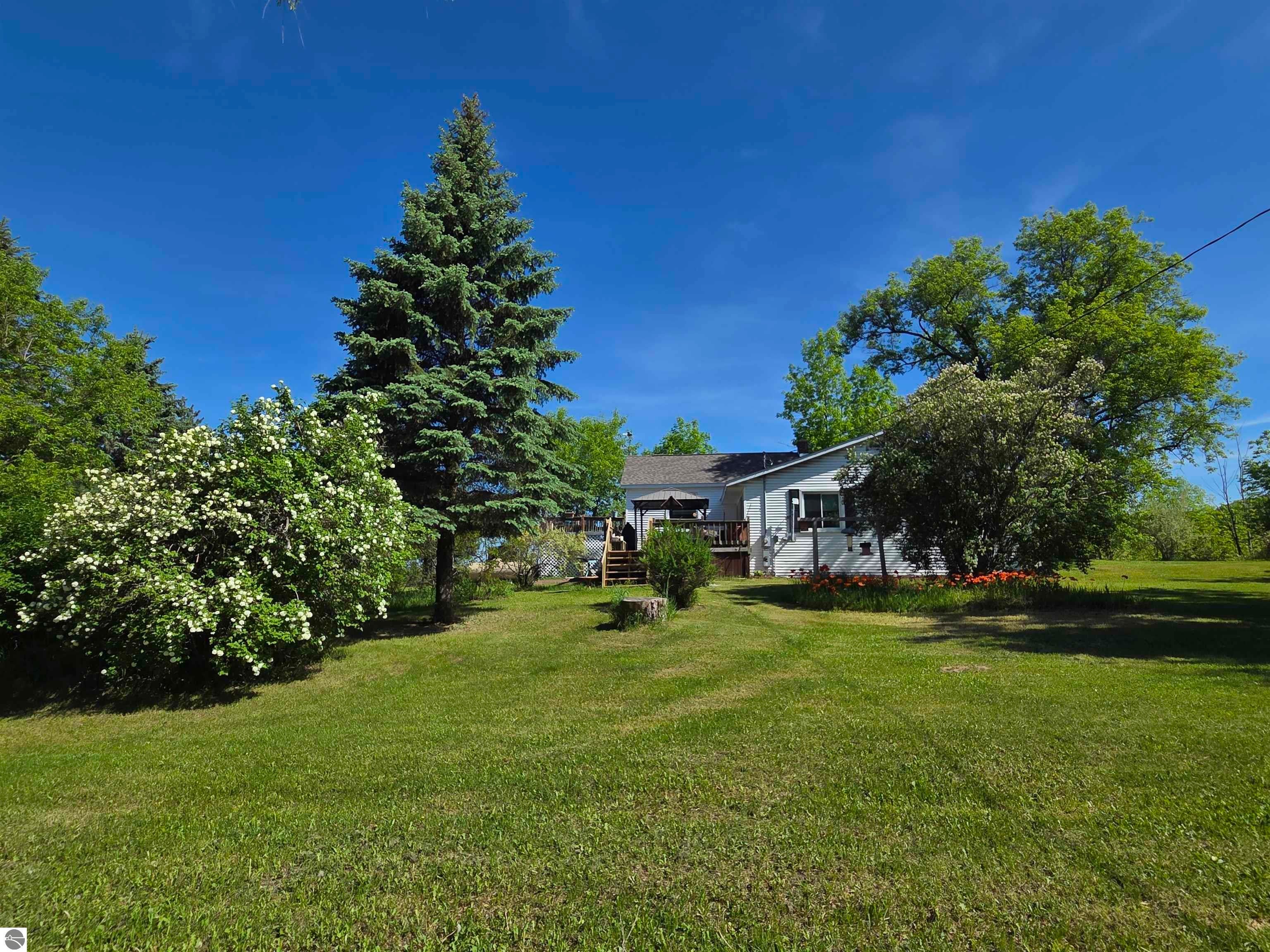 229 E Houghton Lake Road — photo