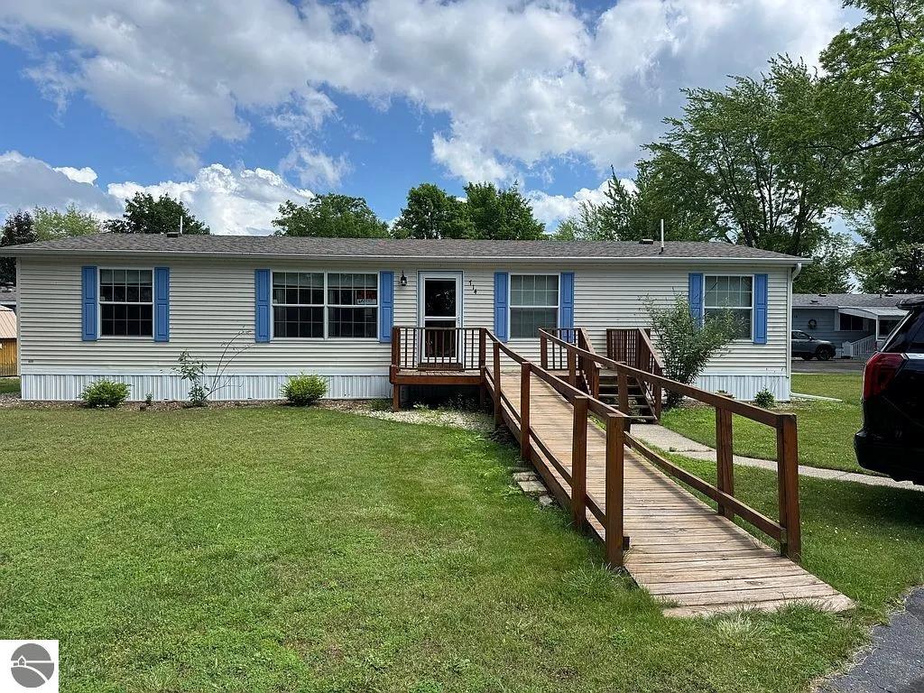 714 Golfview Circle — photo