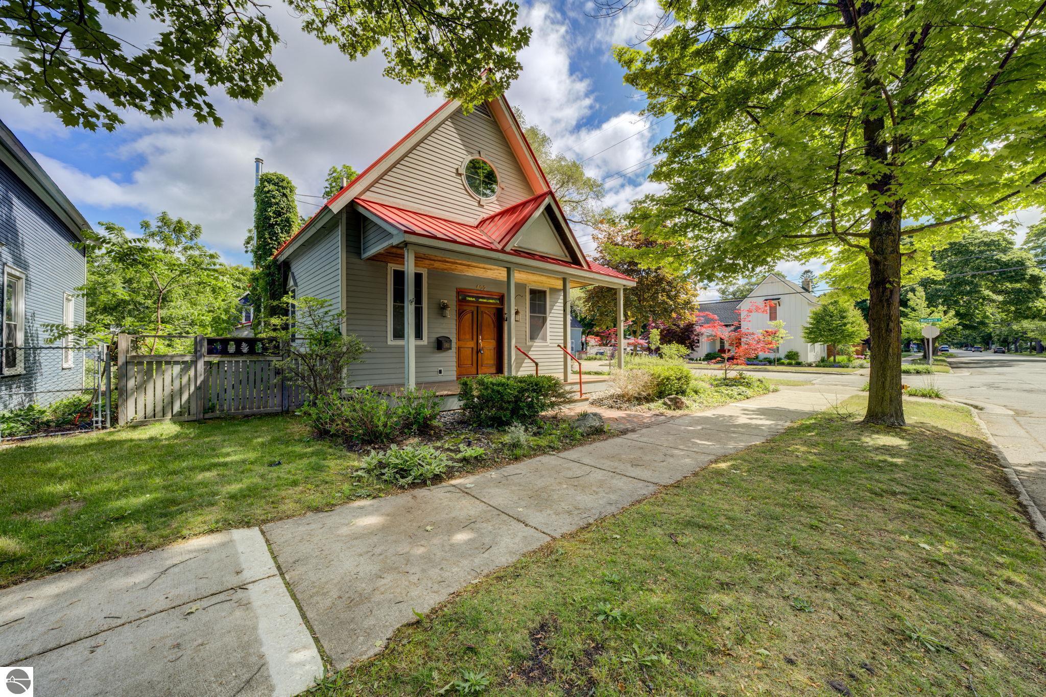 402 W Tenth Street — photo