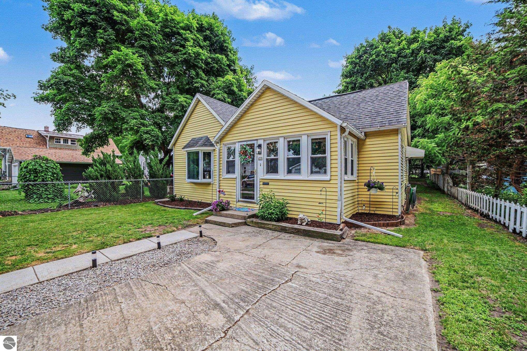 406 E May Street — photo