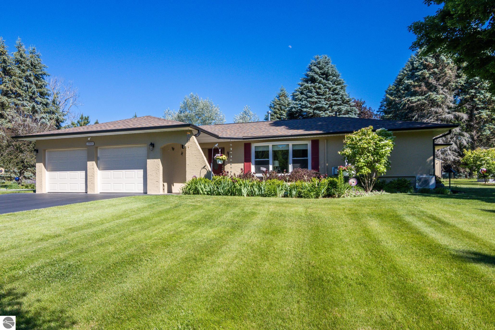3985 Cedar Lane — photo