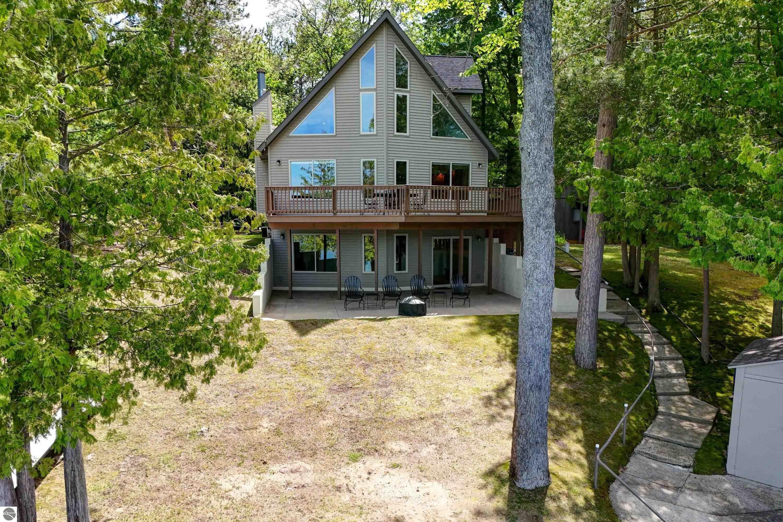 6777 Blue Lake Road, NE — photo