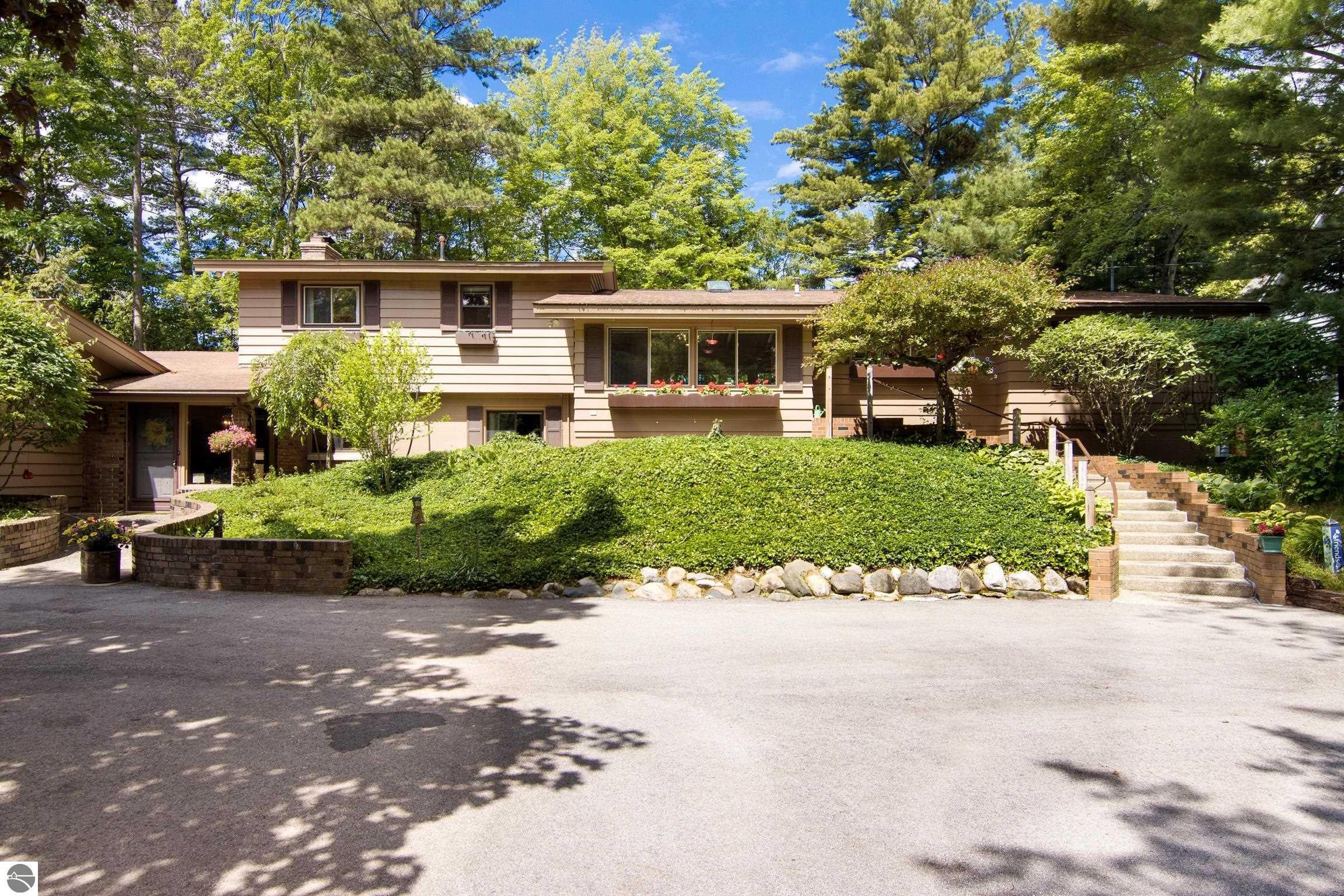 2692 Birchview Drive — photo