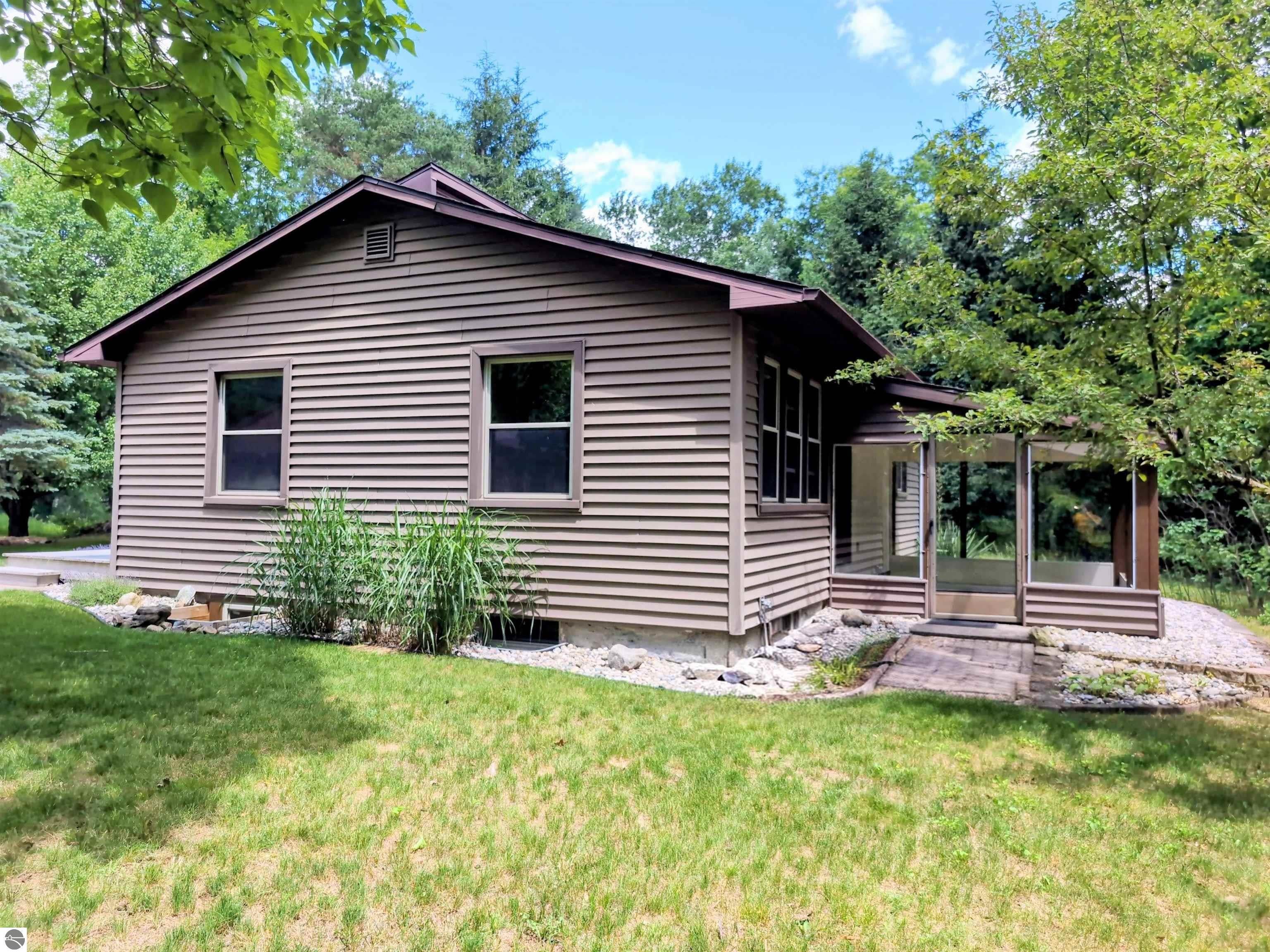 3602 S Winn Road — photo