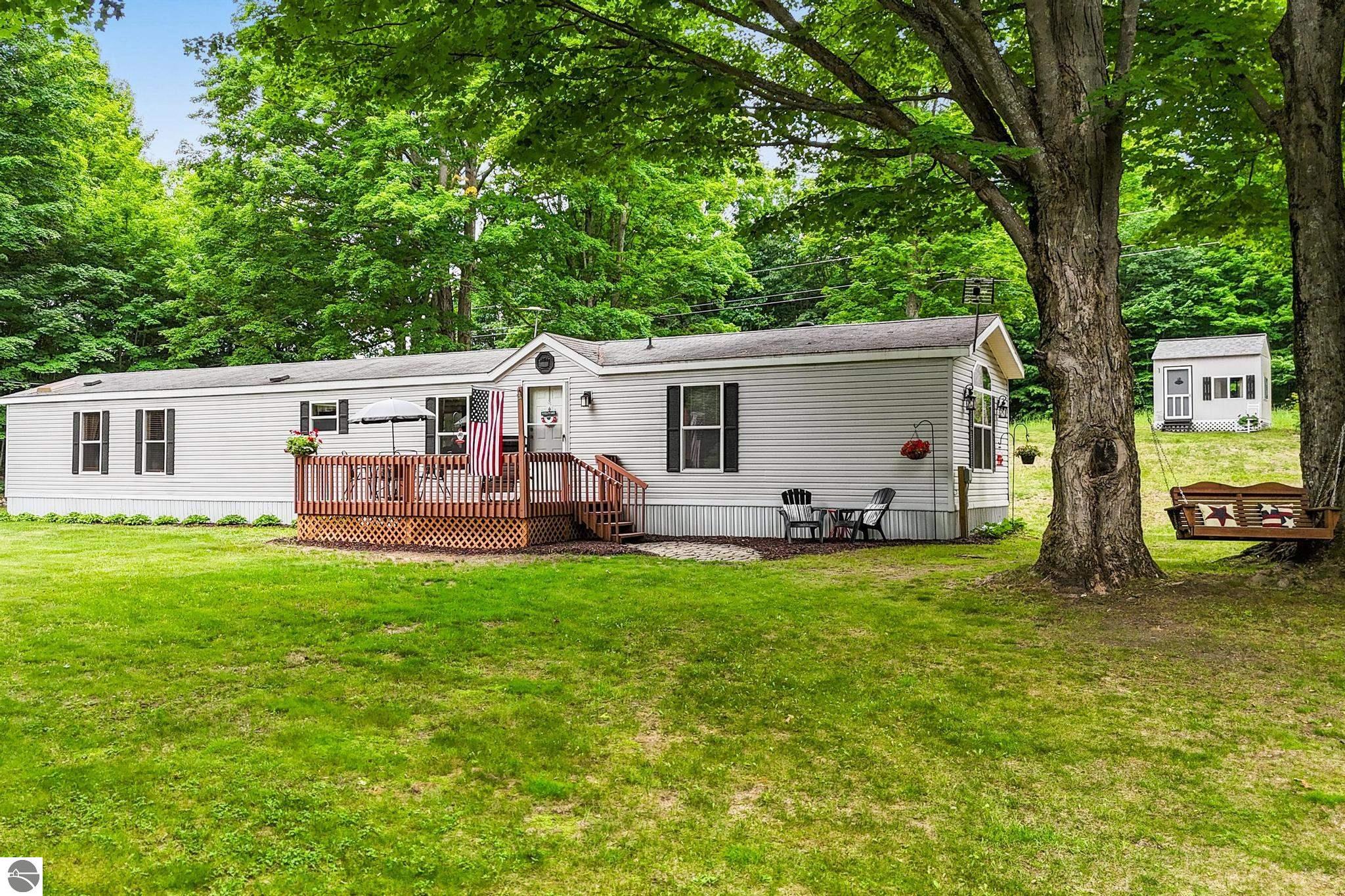 7346 Traverse Road — photo
