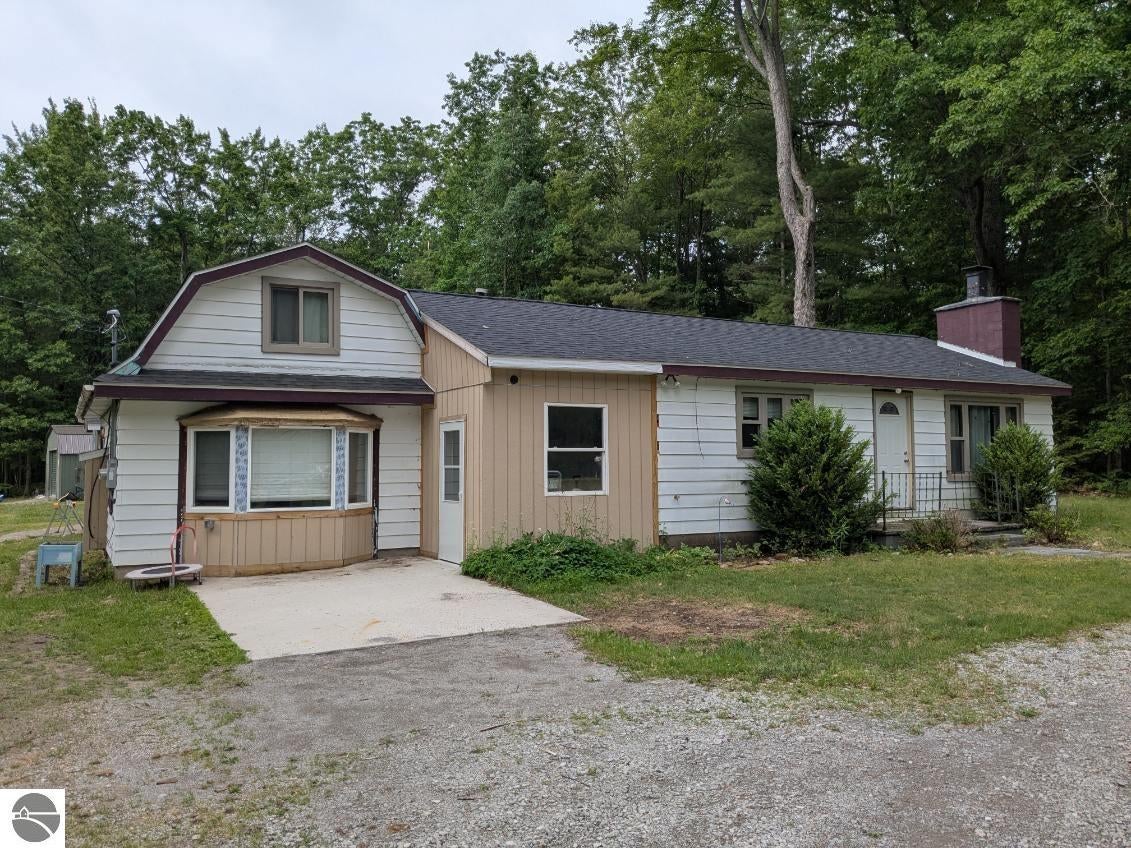 8331 Long Lake Road — photo