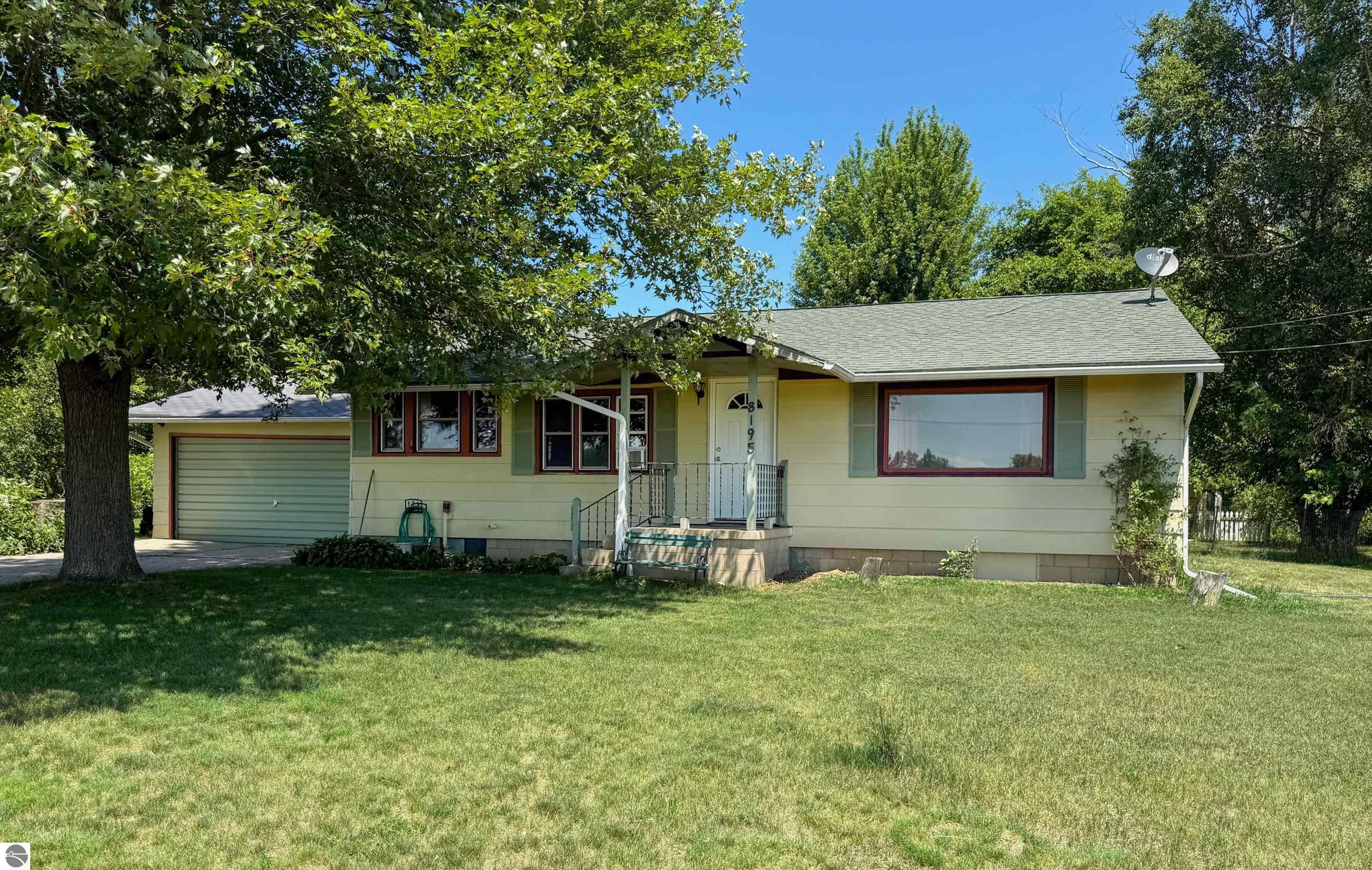 8195 E Broomfield Road — photo