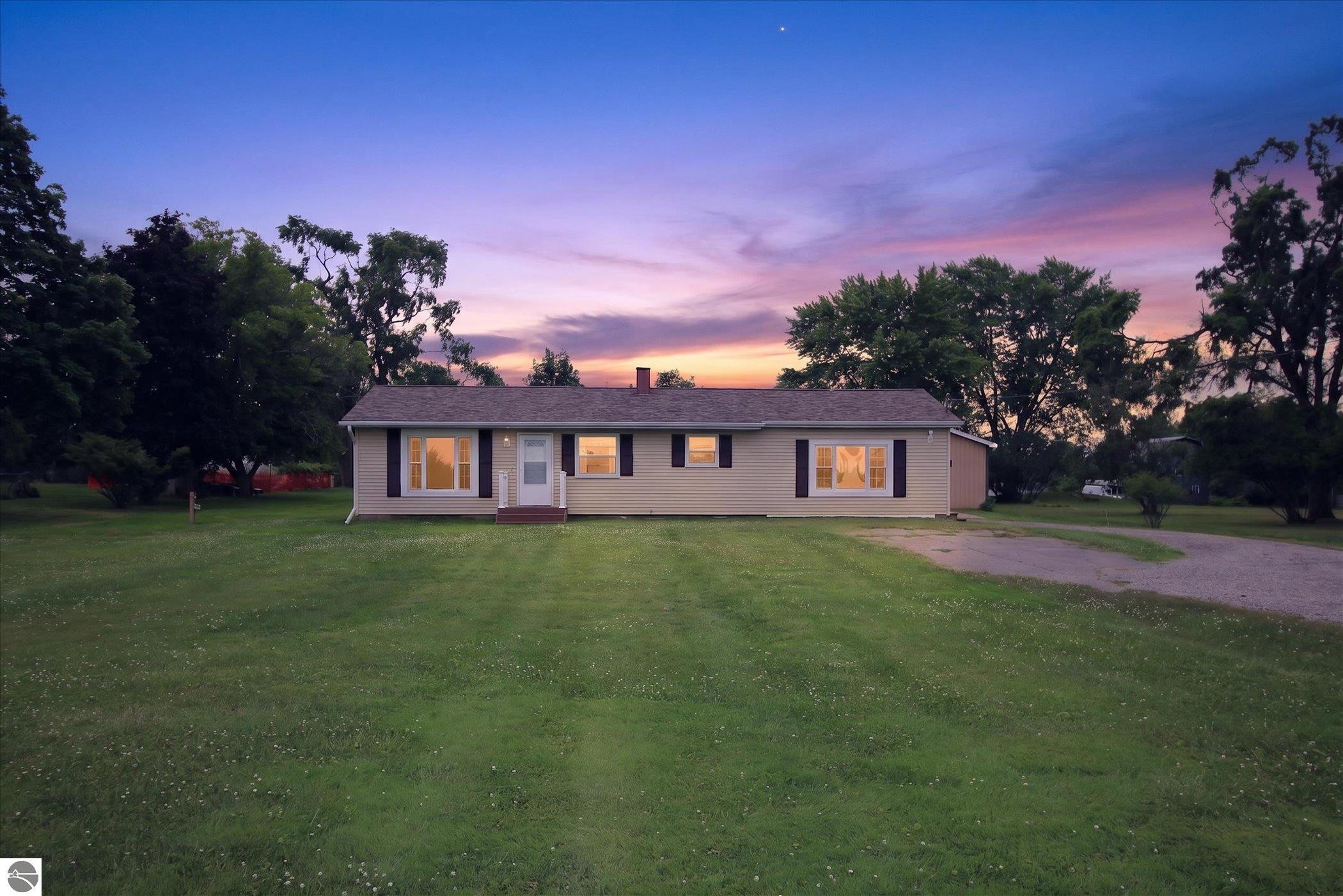 7898 E Broomfield Road — photo