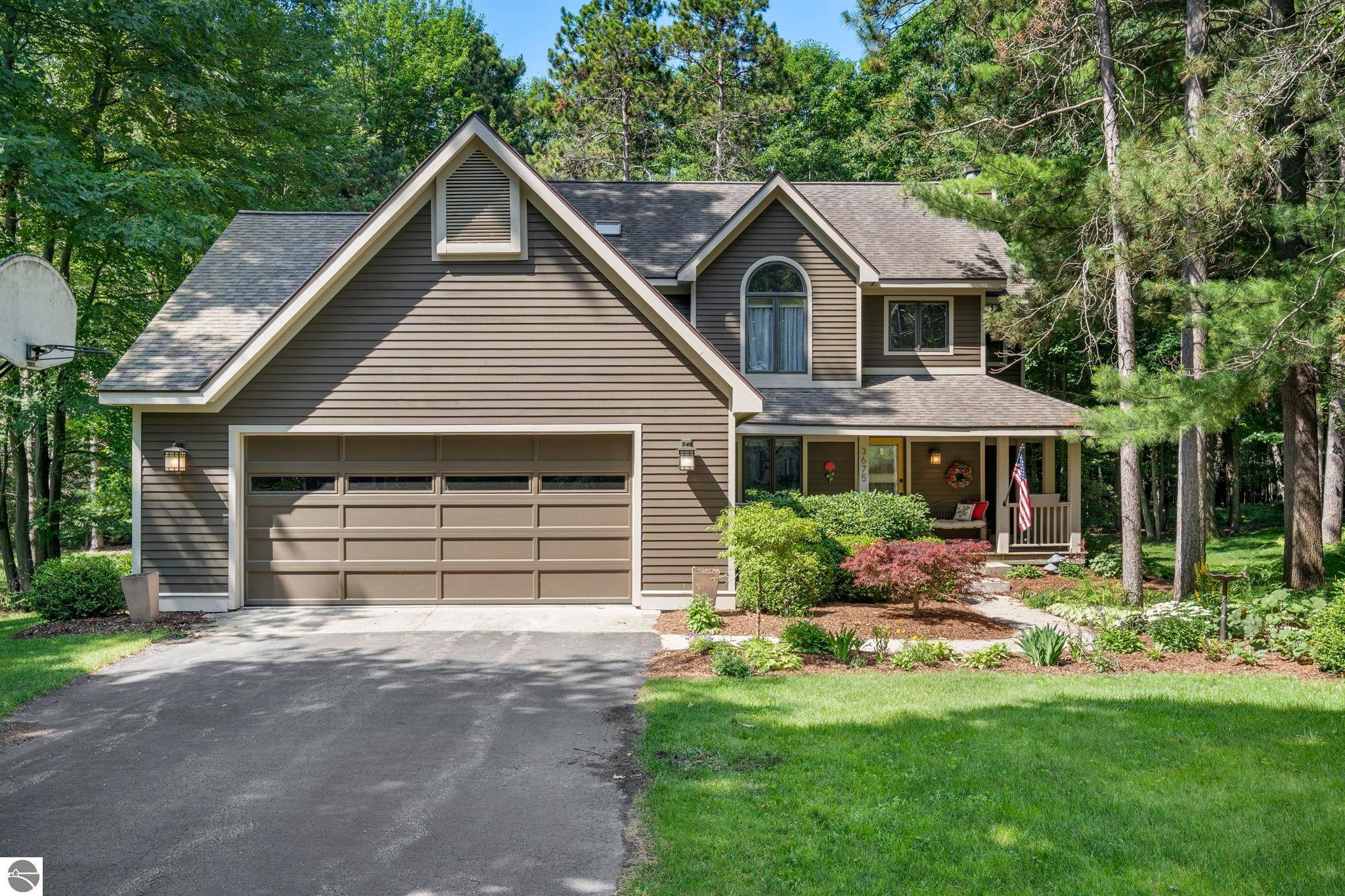 3675 Village Circle Drive — photo