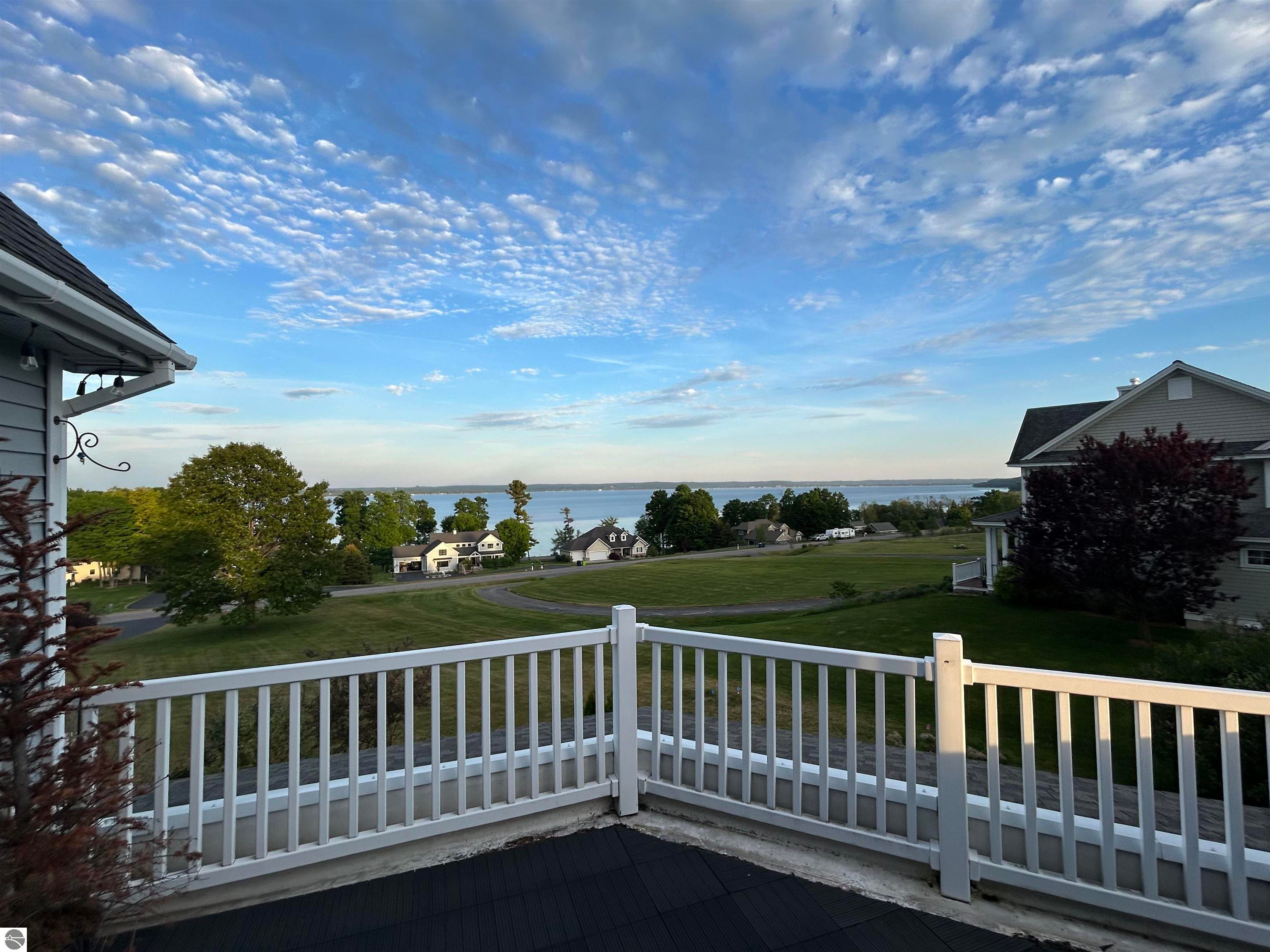9423 Rolling Ridge Drive — photo