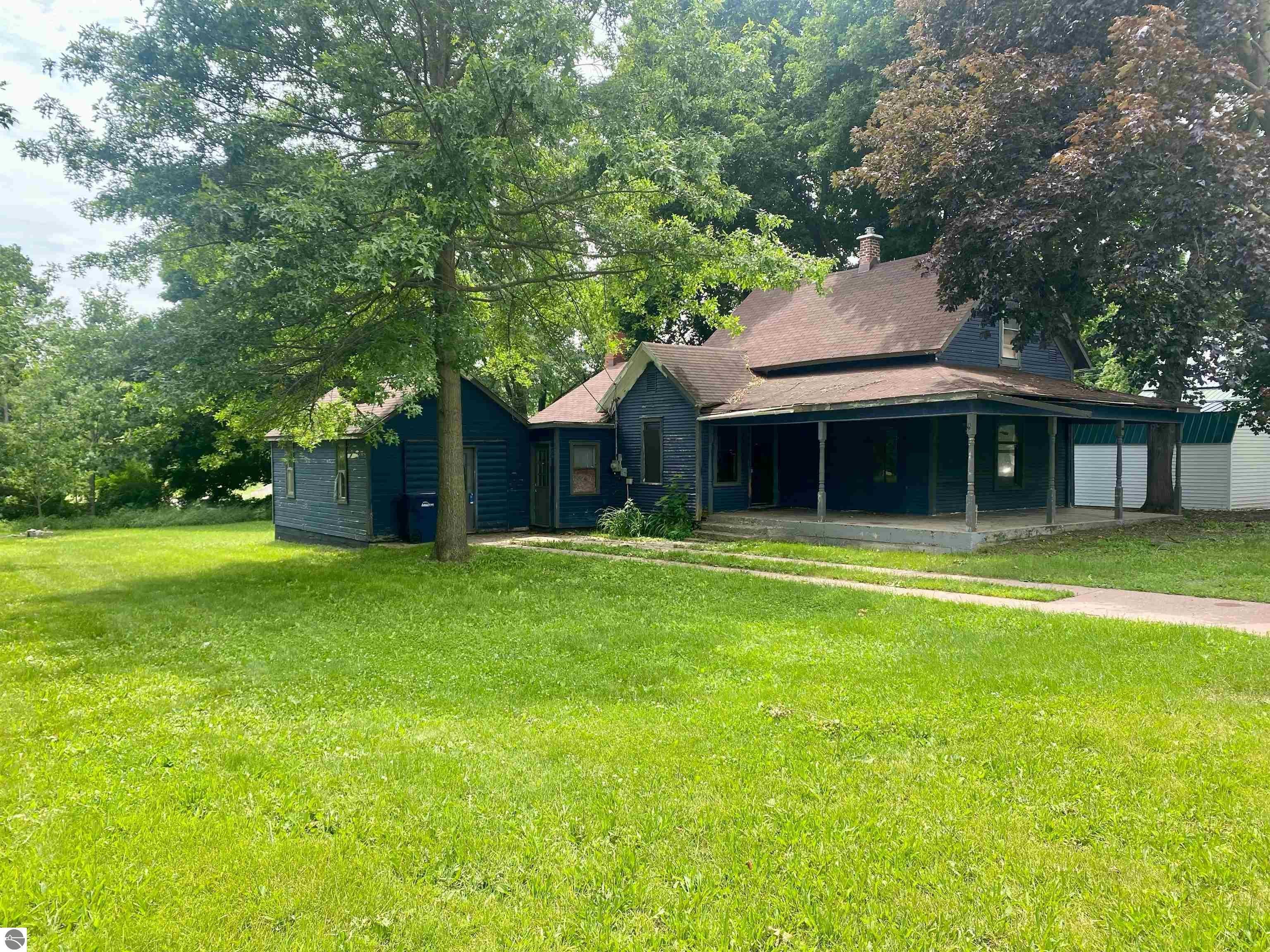416 E Maple Street — photo