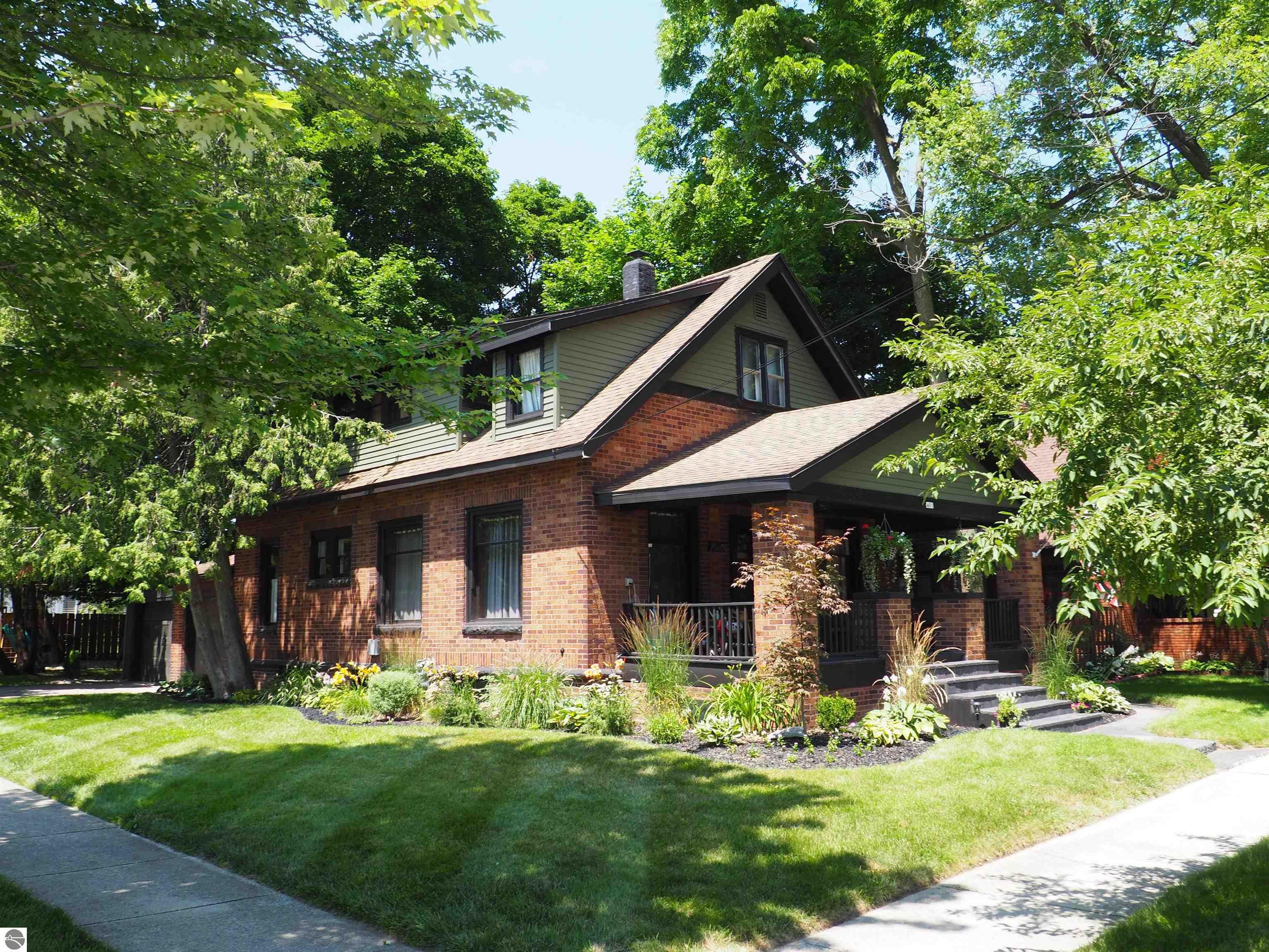 401 N University Street — photo