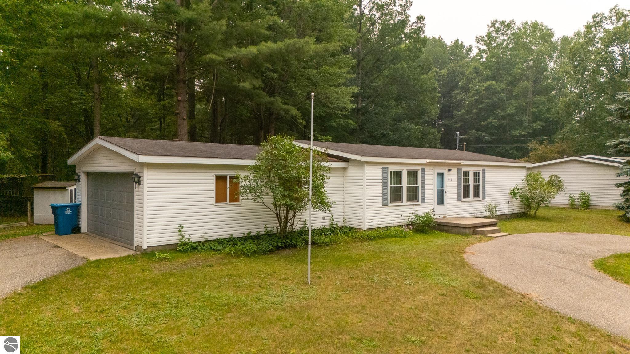 110 Trescott Lane — photo