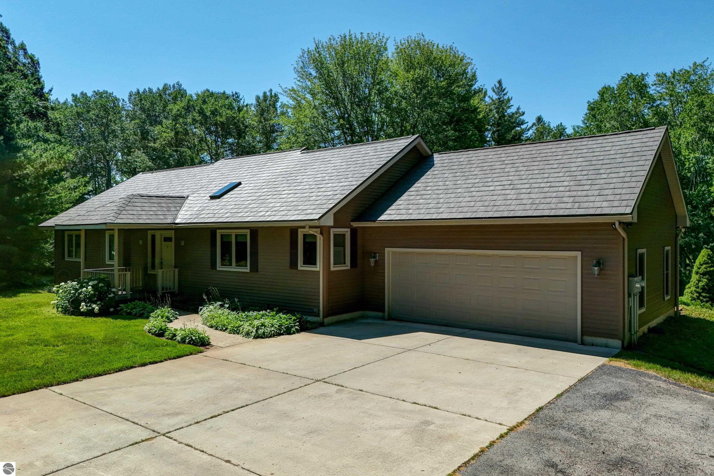 1225 Fernwood Drive — photo