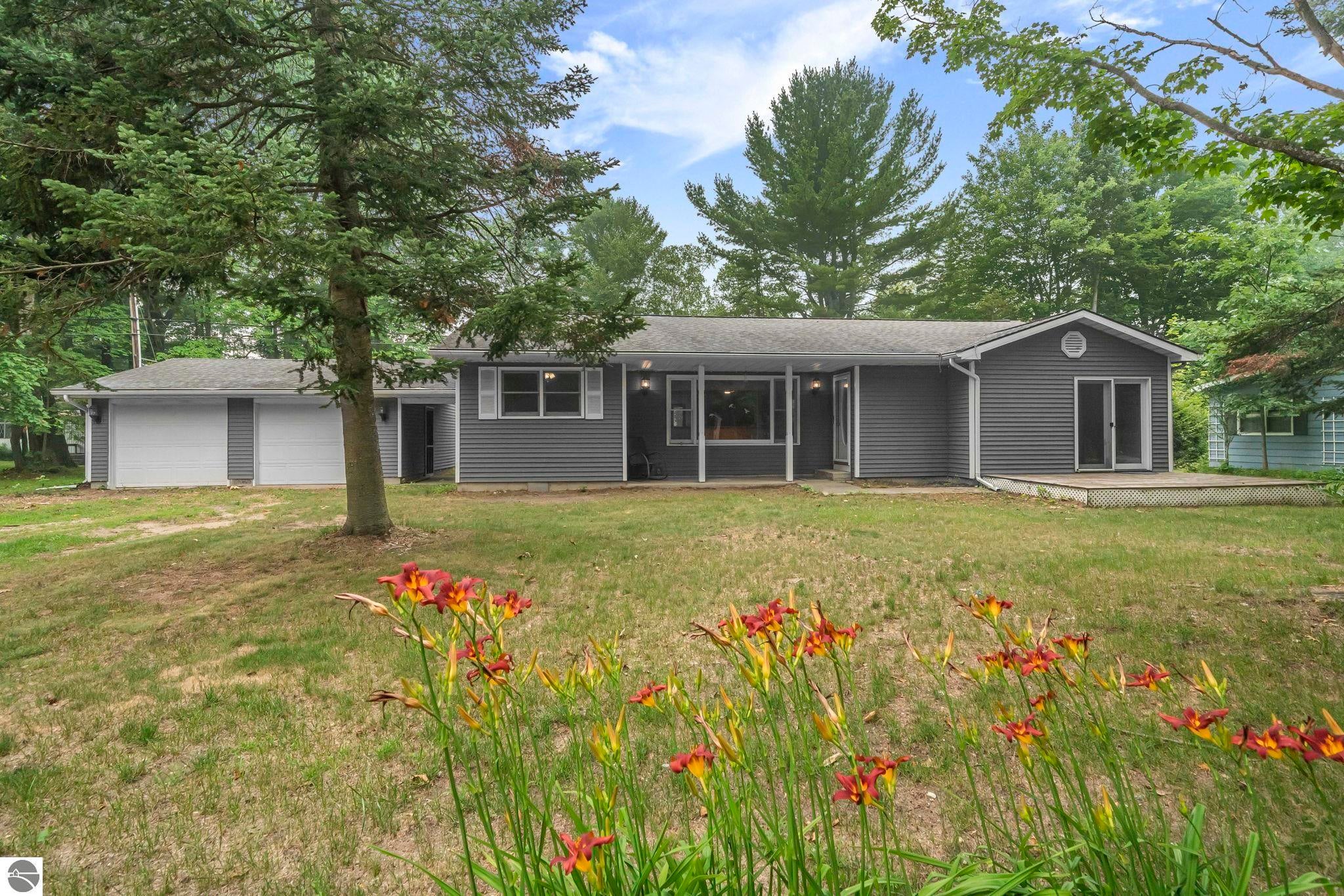 6586 Betsie River Road — photo