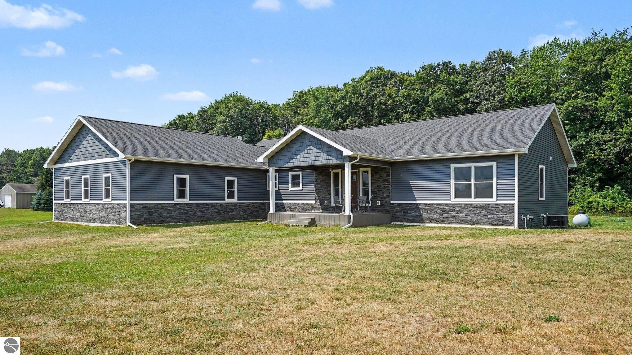 5819 Horse Creek — photo