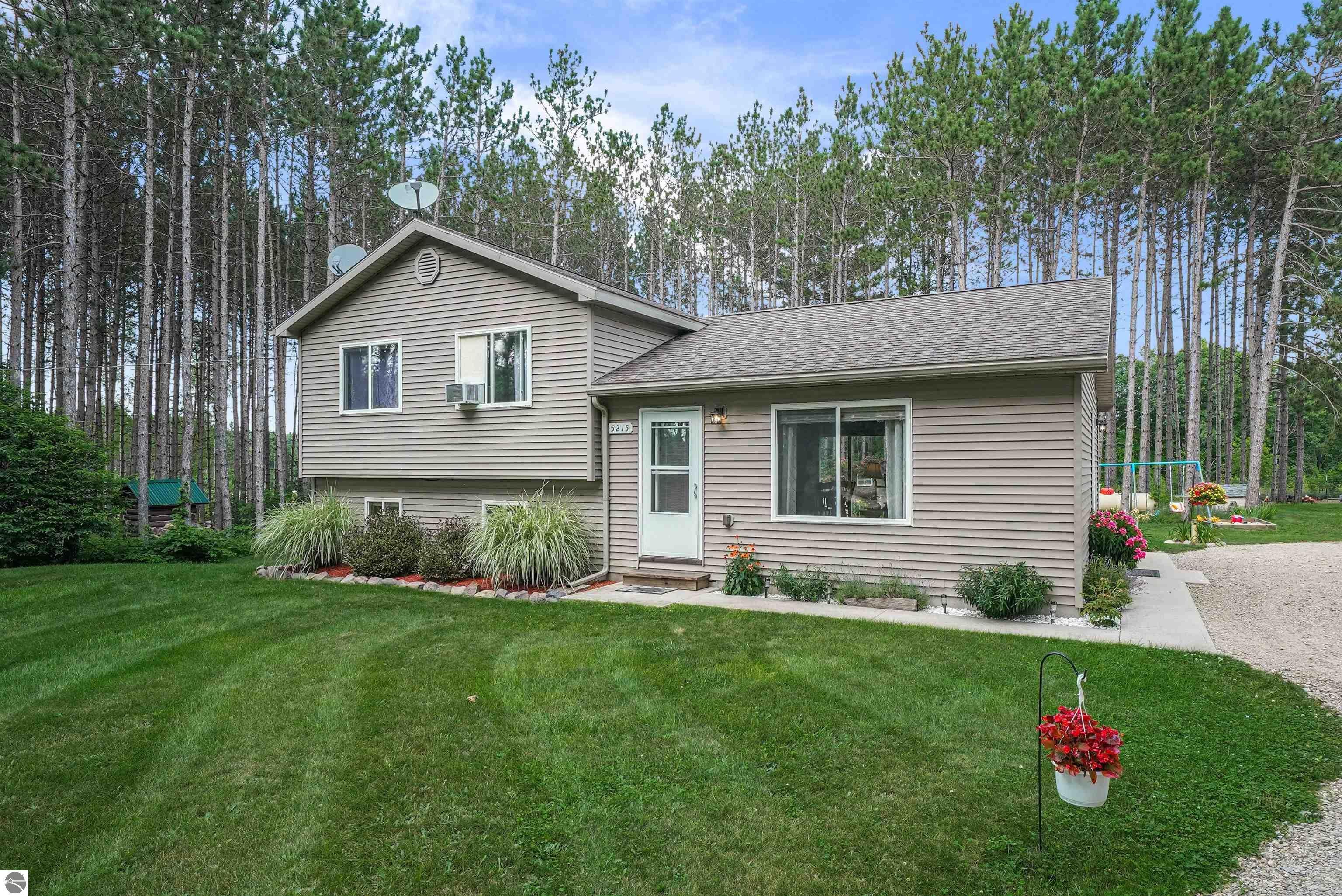 5215 Pierce Road — photo