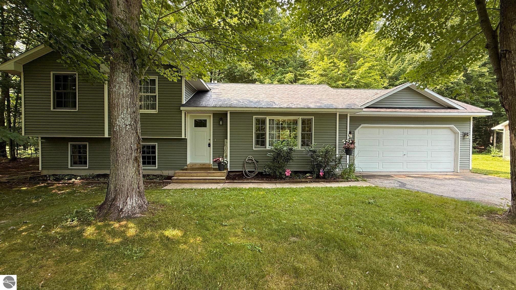 8514 Bent Pine Drive — photo