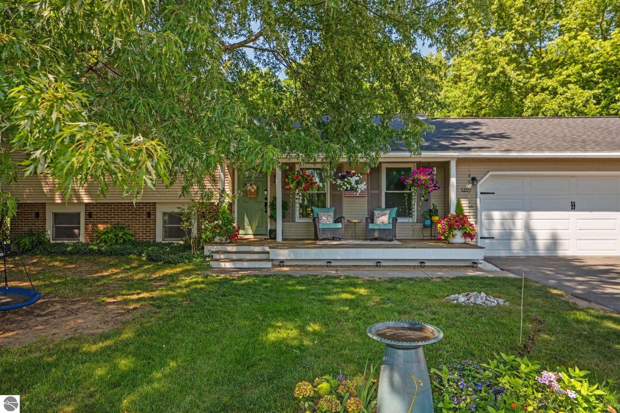 1216 Valley Drive — photo