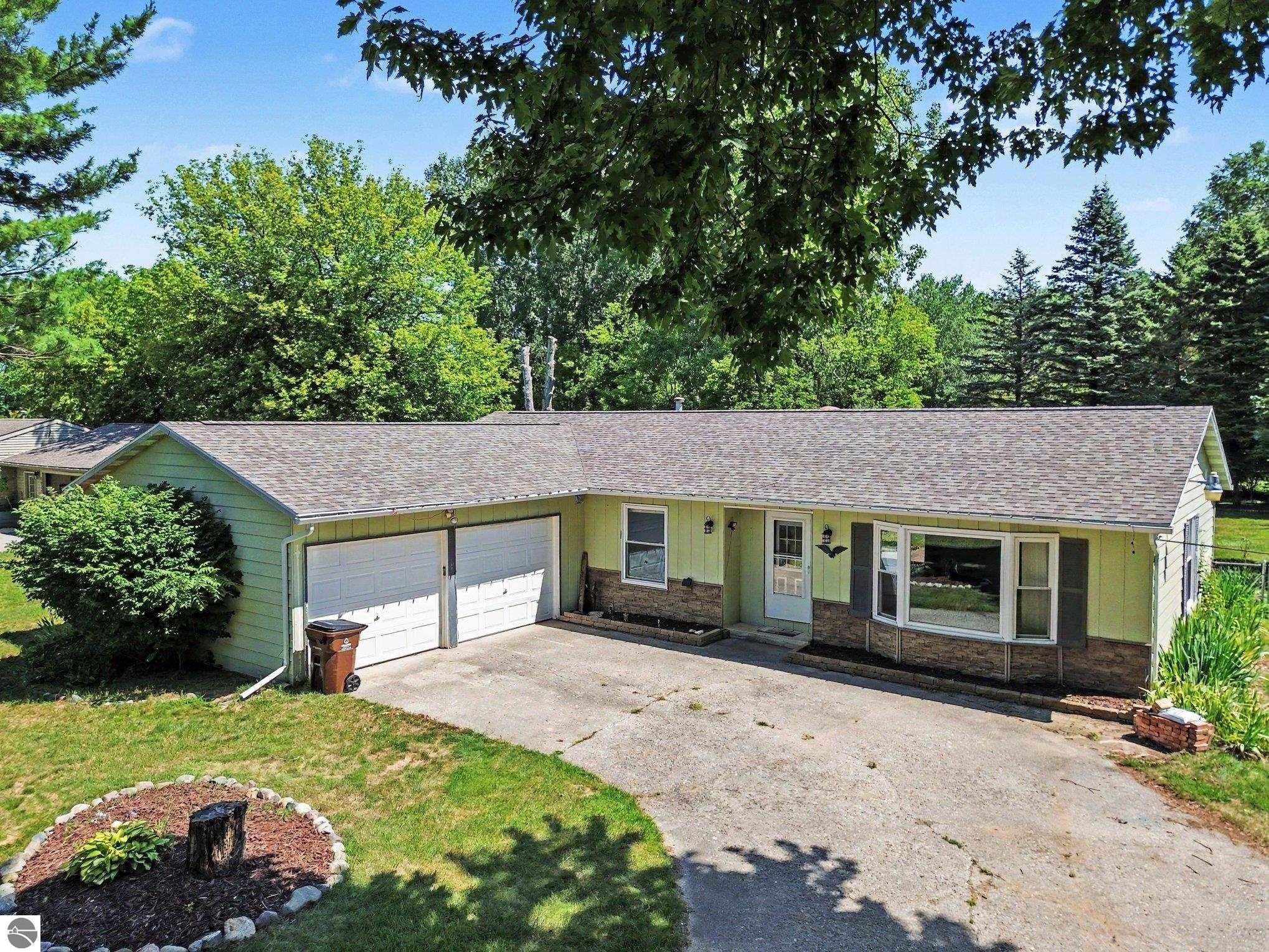 3831 Green Acres Drive — photo