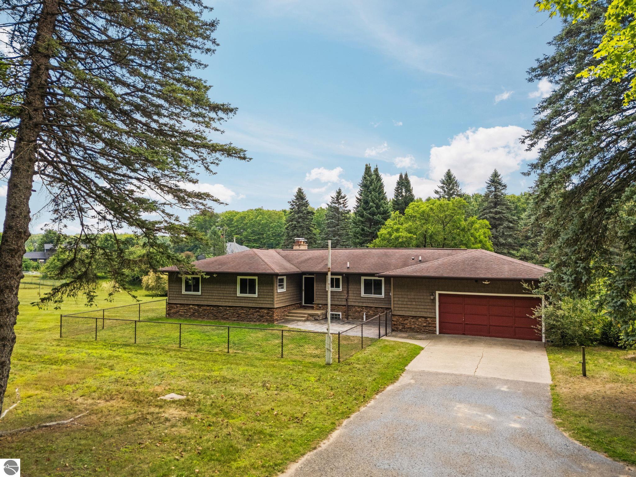 3776 E M-55 — photo