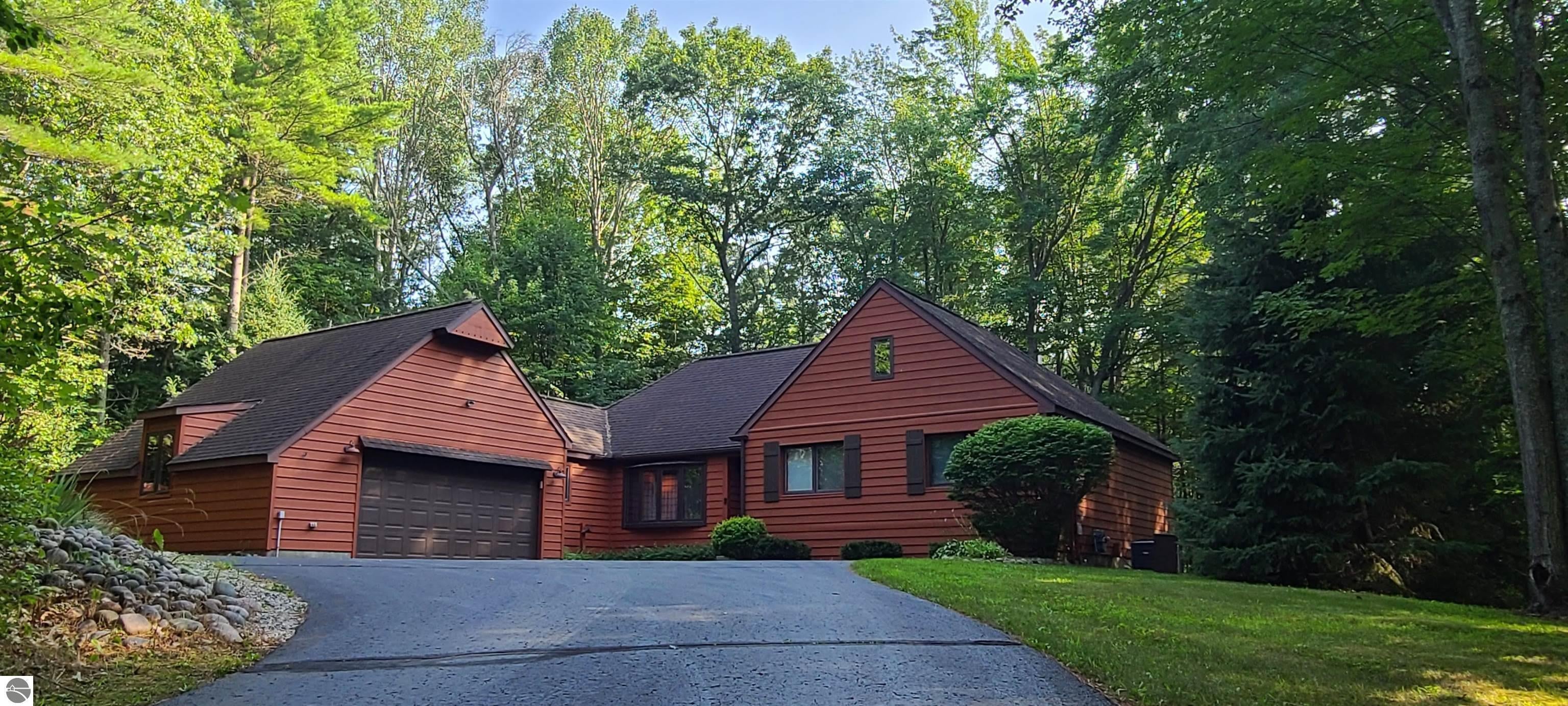 4534 Oakridge Drive — photo