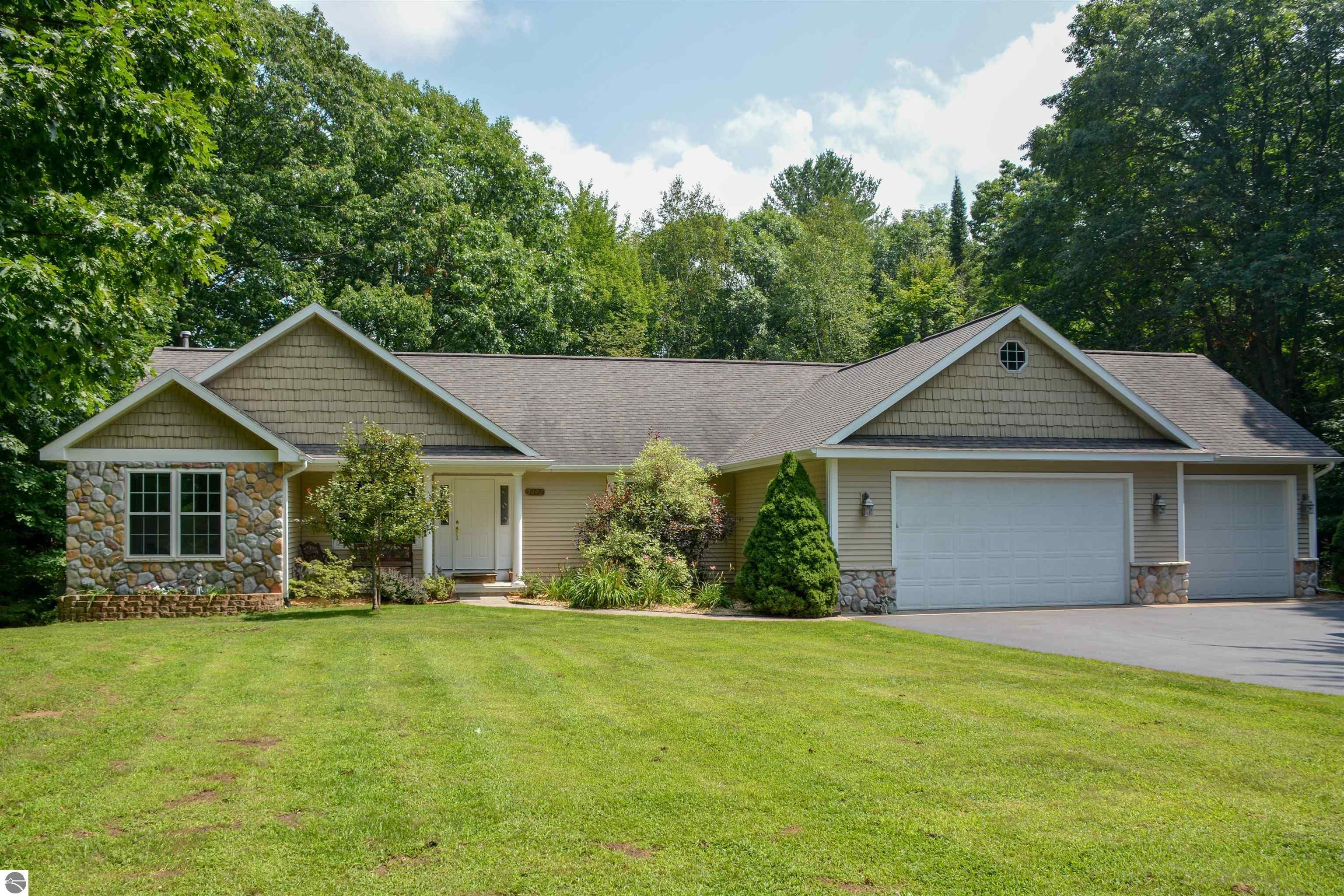 7272 Russ Noble Drive — photo